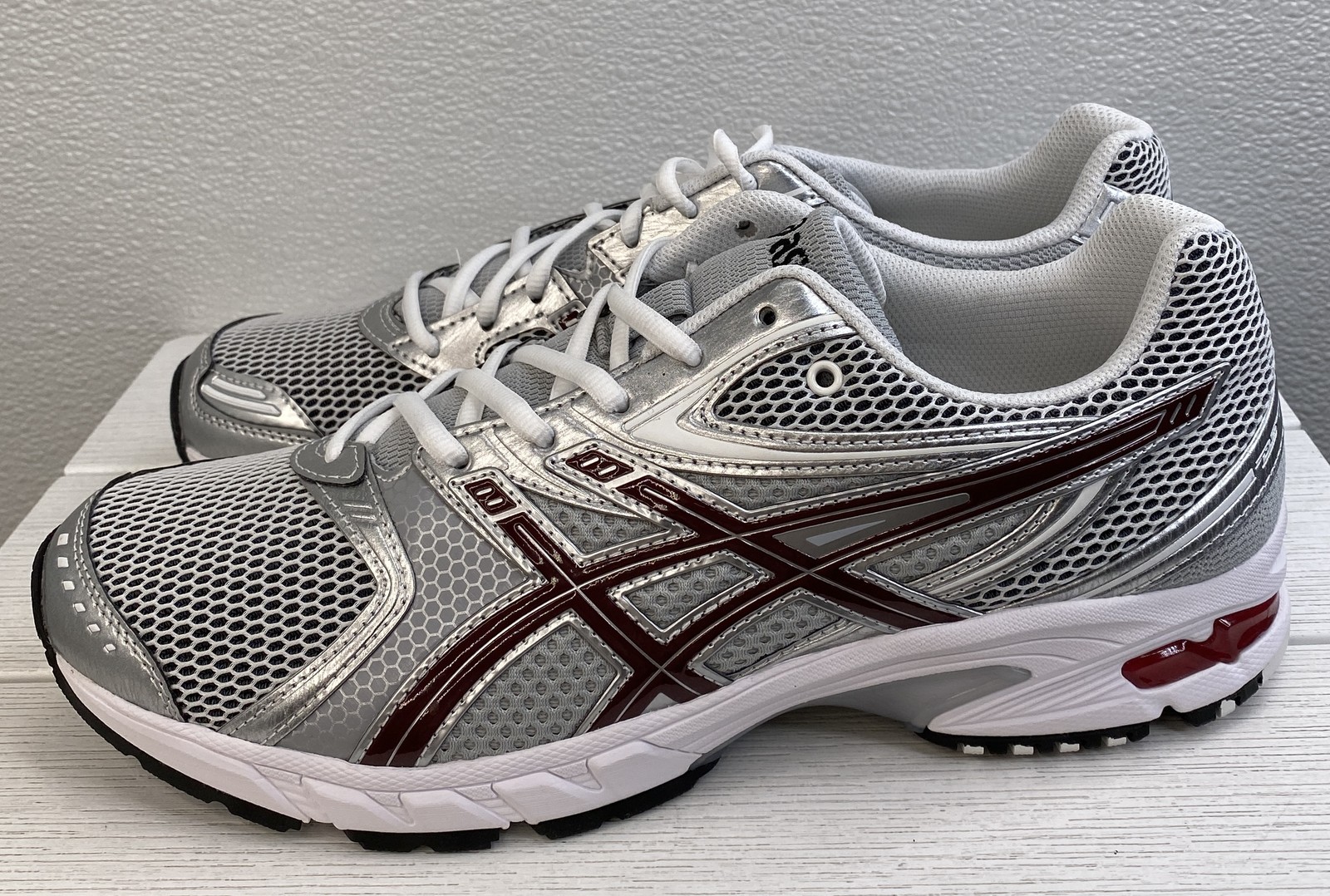 Asics Gel-DS Trainer 14 Men’s Size 11 White Port Royal Mesh Athletic Sneakers