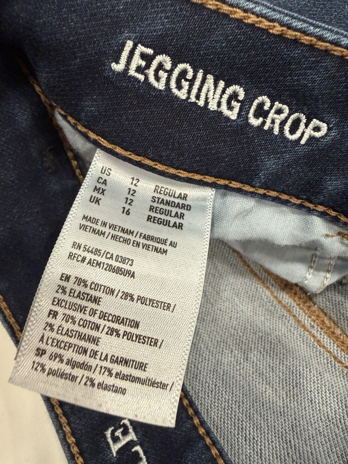 American Eagle Outfitters 360° Super Stretch Jegging crop Dark Wash Size 12