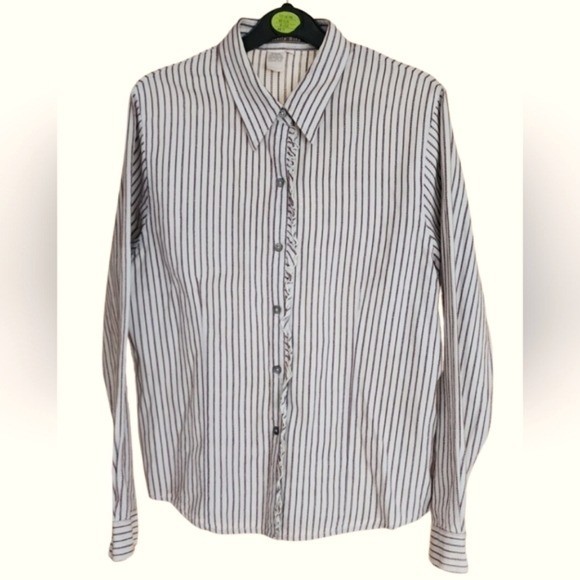 Isabella Bird Women’s Button-up Blouse Medium Size