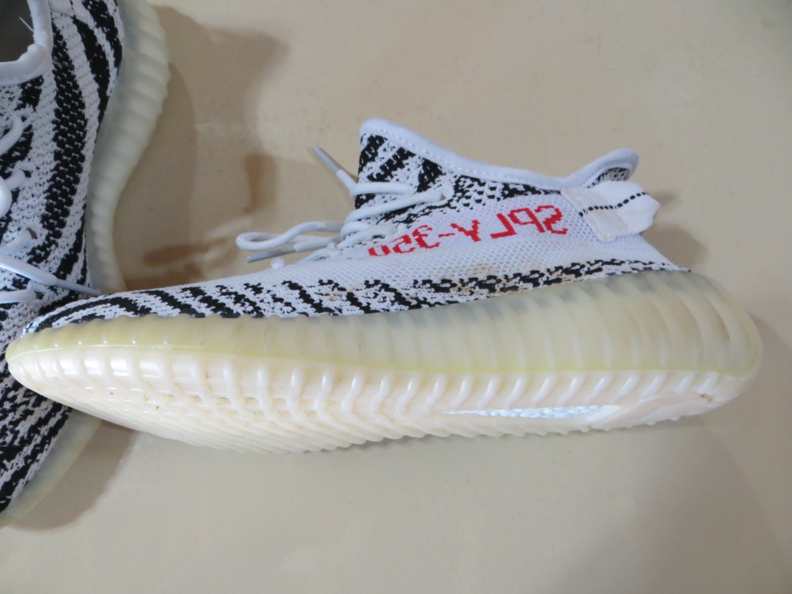 Size 6.5 – adidas Yeezy Boost 350 V2 Low Zebra