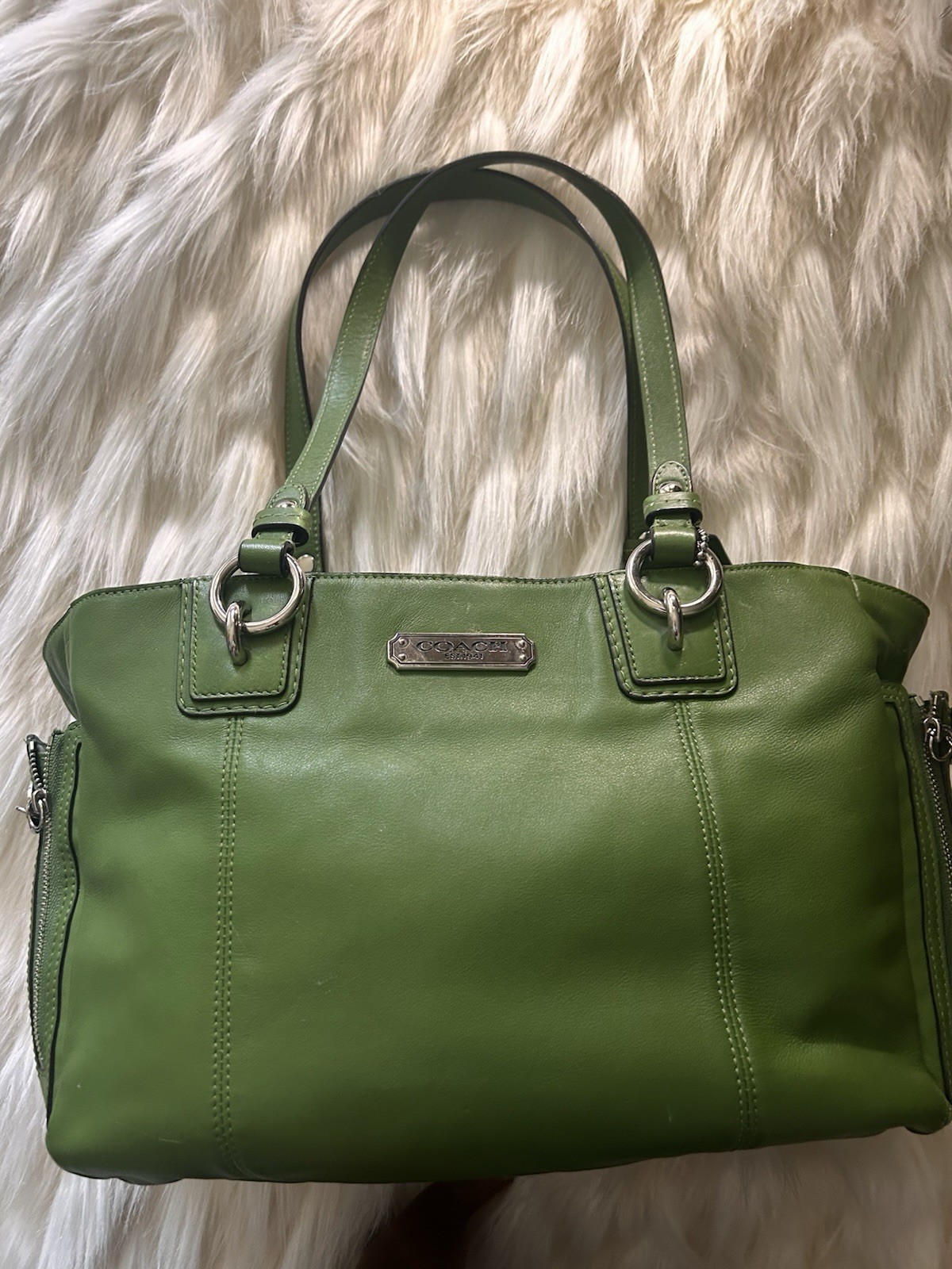 Coach MEDIUM F19252 Green Gallery Leather Zip Top Shoulder /Tote Bag