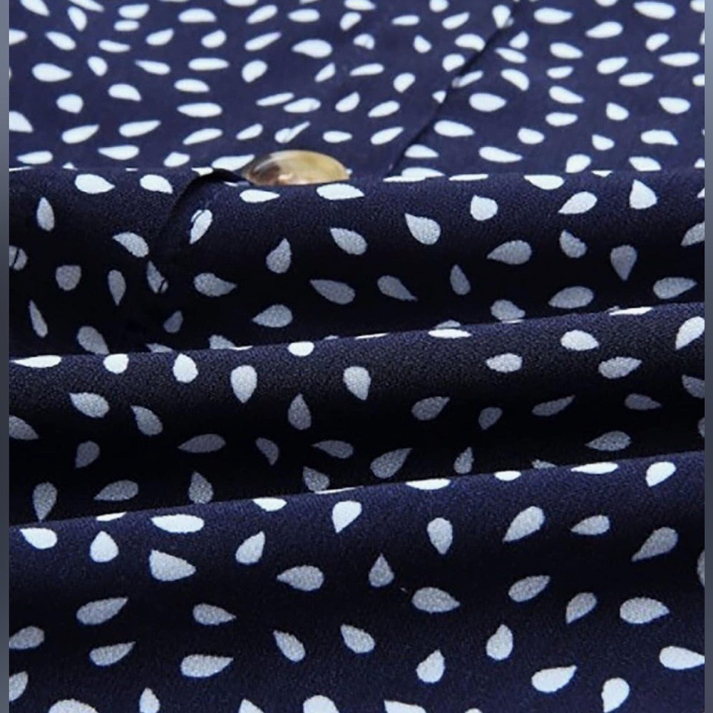 NWT, BloomChic, Women’s Lady Resilient Tunic, Navy Blue and White, US 22-24