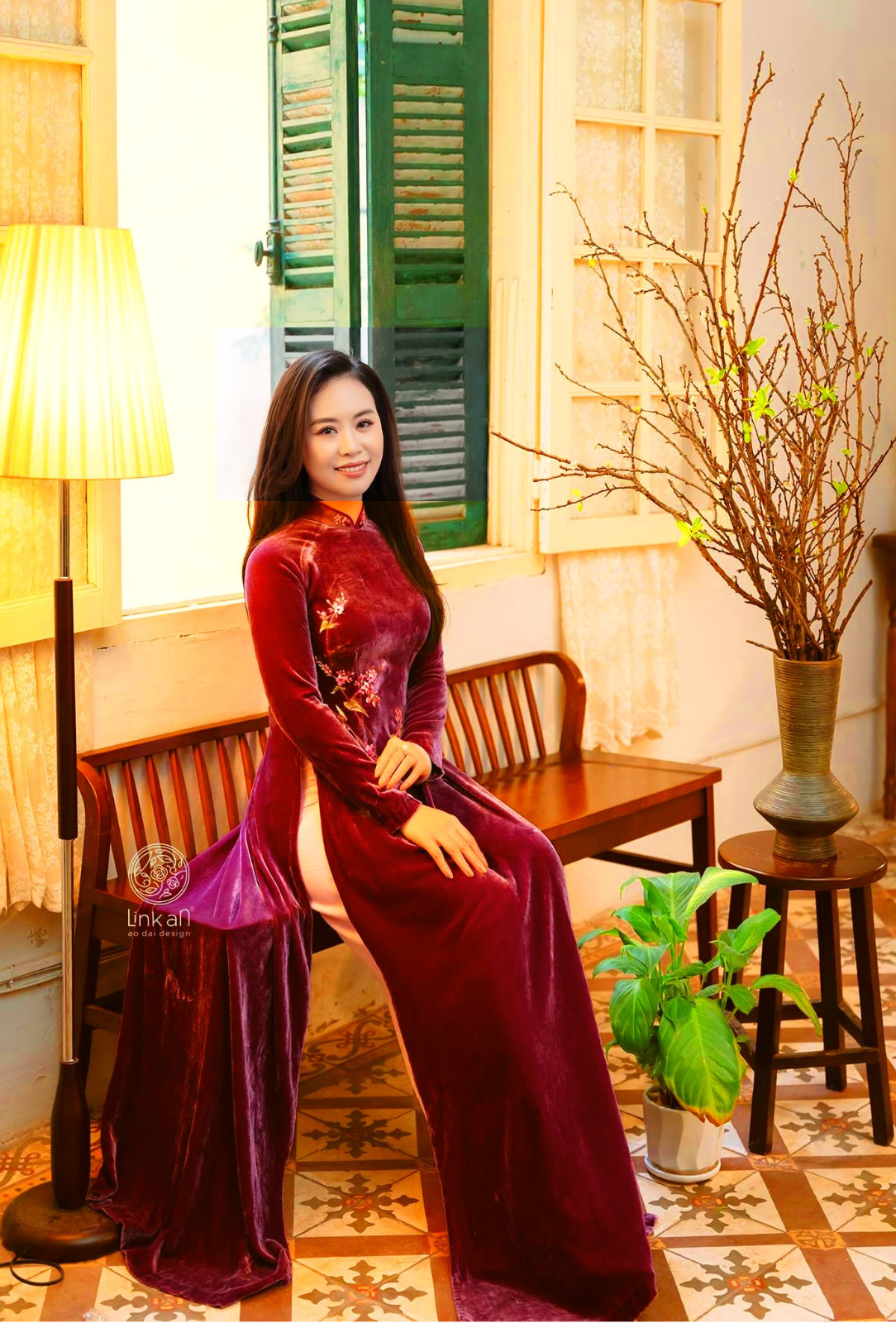 Ao Dai Nhung XL Đỏ Đô Thêu Tay – Ngực 94 cm, Eo 82 cm + Quần Lụa Đỏ