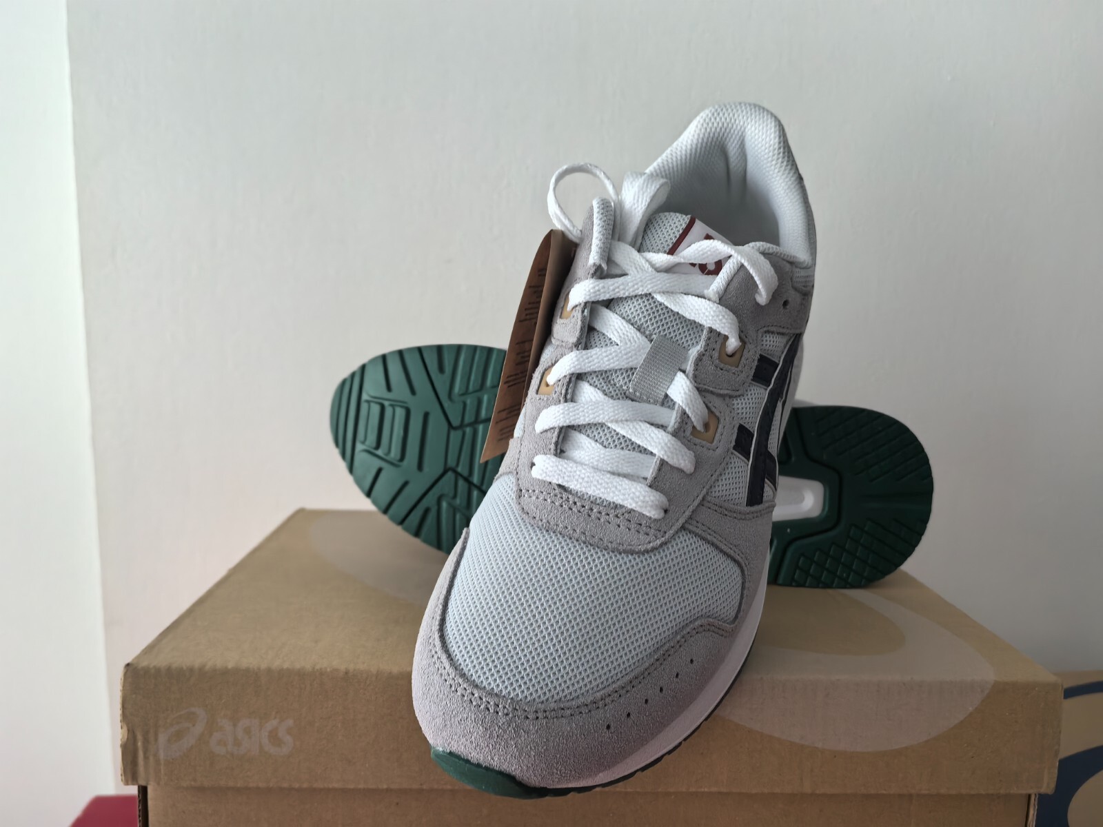 New! Mens Asics Lyte Classic athletic Shoes Sneakers – 8.5