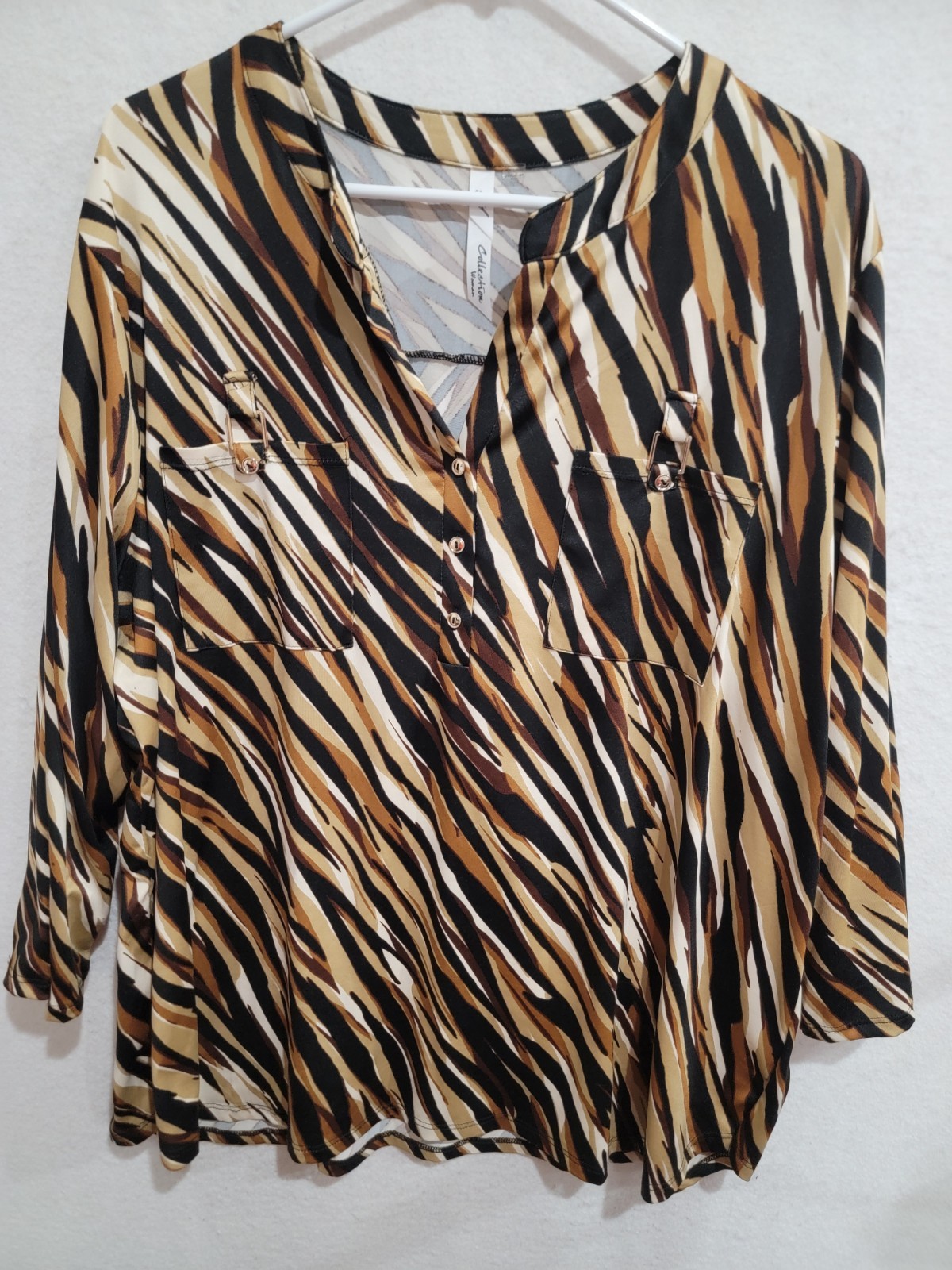 ​NY Collection Woman 2X Tiger Print Blouse Hardware Pocket Roll Tab Sleeve Top