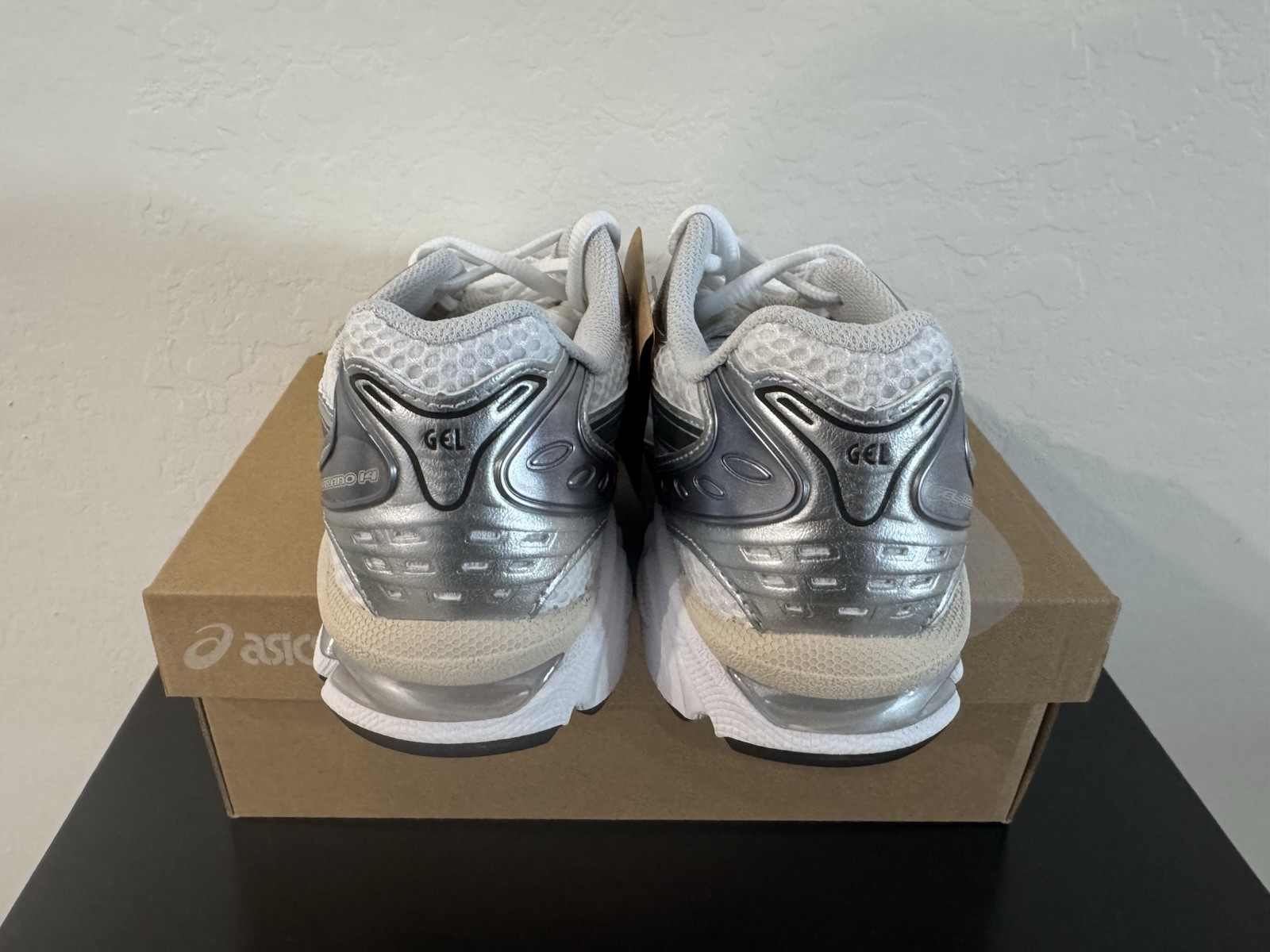 ASICS GEL-KAYANO 14 White Graphite Grey 1203A537-110 Men’s 4.5 Women’s 6