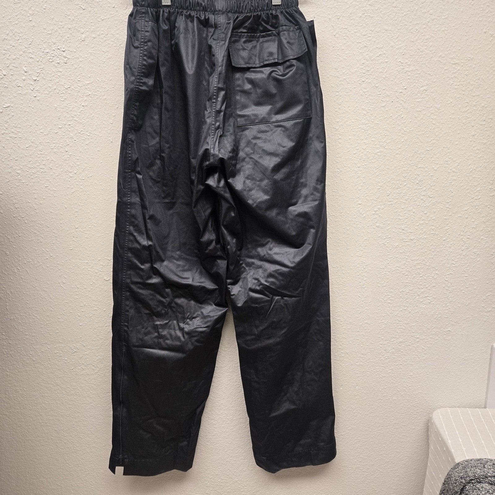 Black Windbreaker Cargo Pants Elastic Waist Ankle Zip Athletic Streetwear