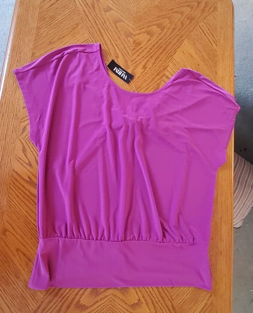 WHITE HOUSE BLACK MARKET *PARTY TIME* BANDED HEM TOP-LARGE-PINK-KNOT BACK-**NEW*
