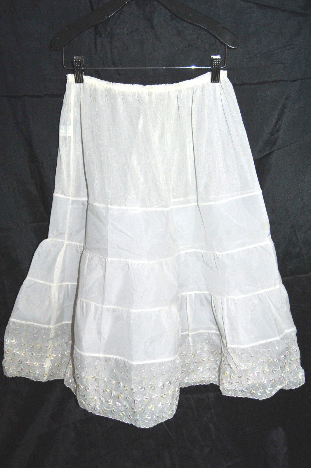Vintage WILTEX Slip Pettiskirt 100% Nylon White sz M. Great Condition
