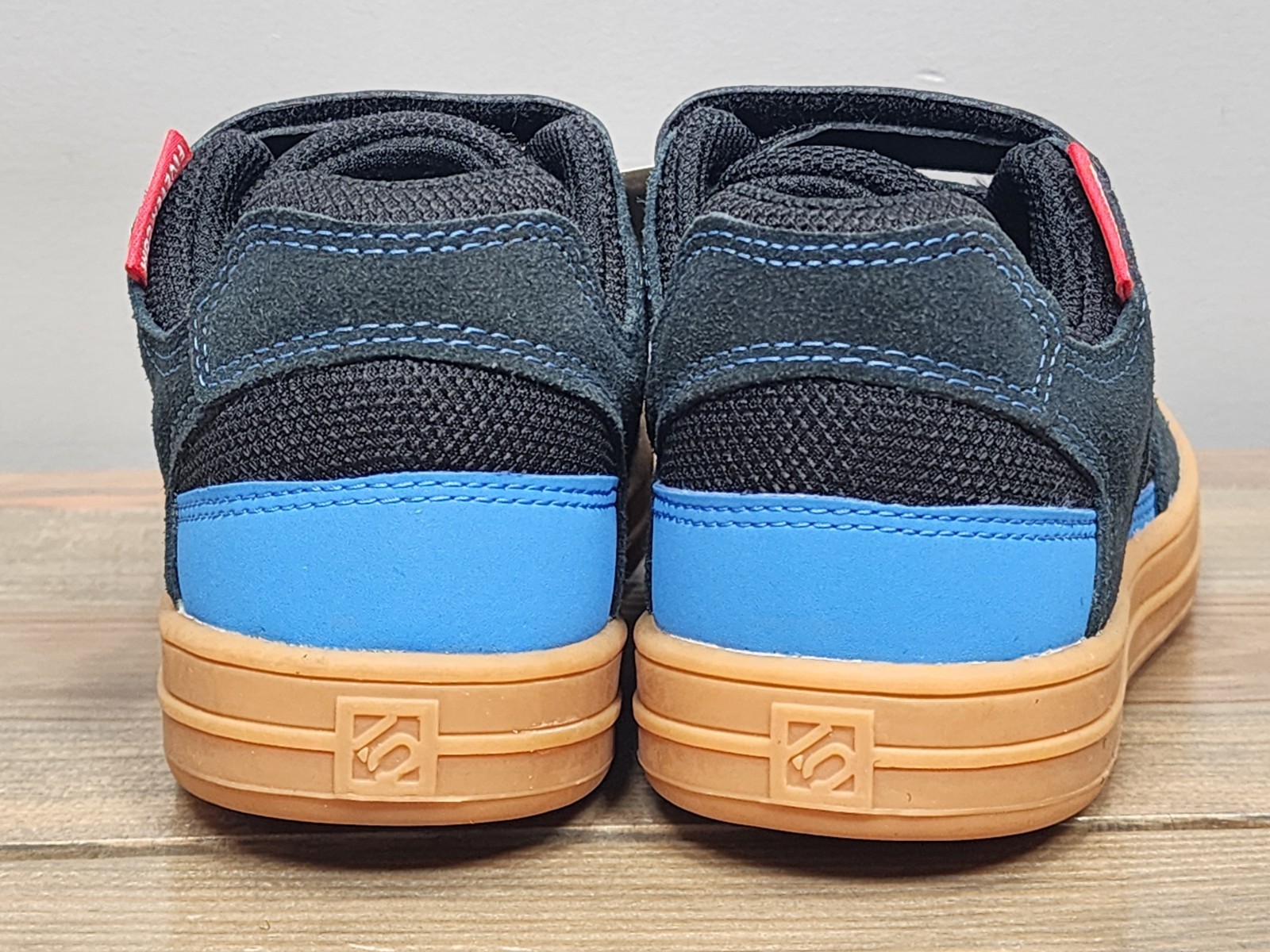 Five Ten Freerider VCS Flat Shoes Pure Orange/Pure Orange/Blue 1.5 JR9086