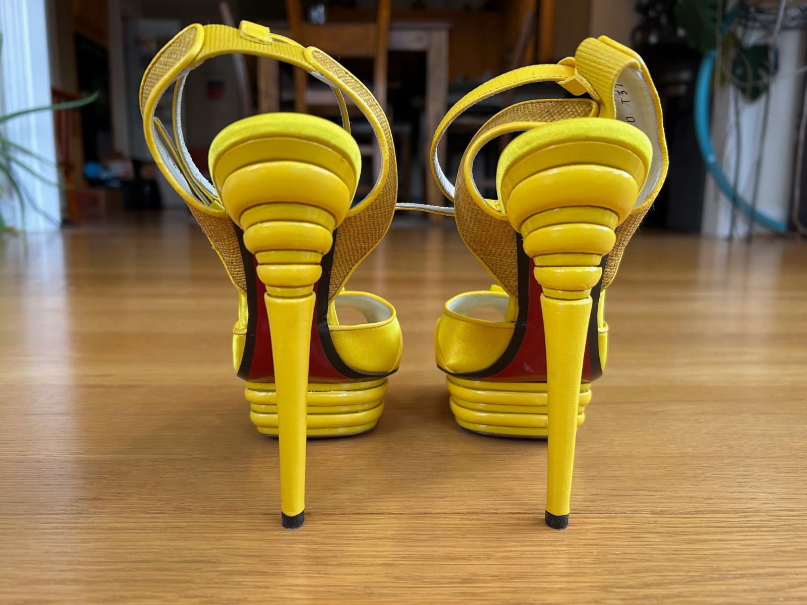 CESARE PACIOTTI Yellow Satin Slingback Pumps Stacked Heel Size 7 IT 37 Very Good