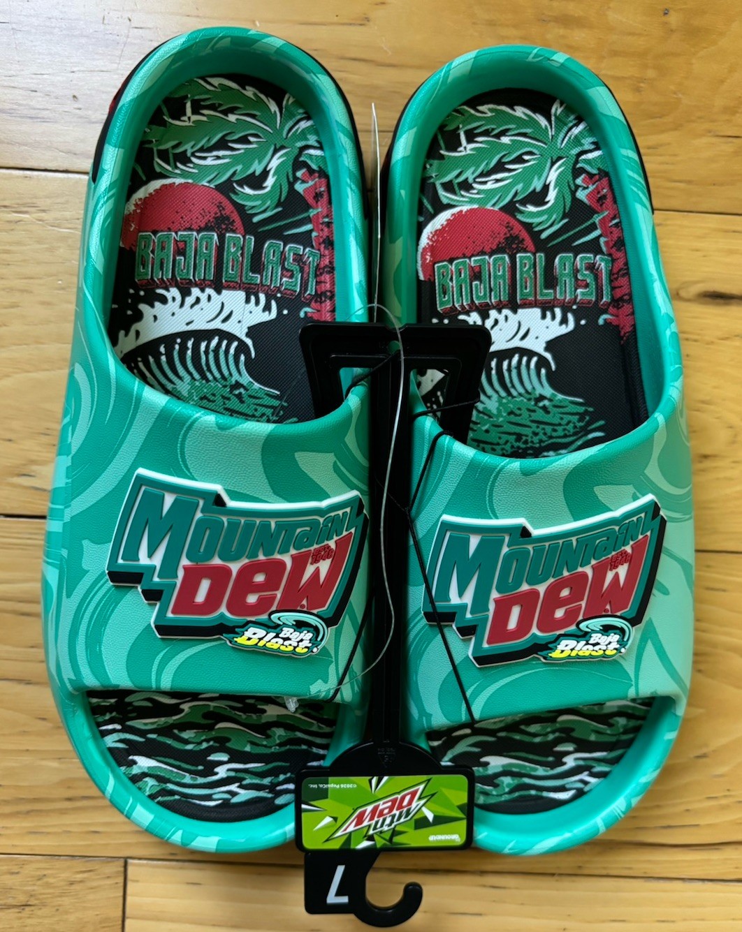Mountain Dew Baja Blast Slides Sandals Men’s 7 NWT Teal With Logo