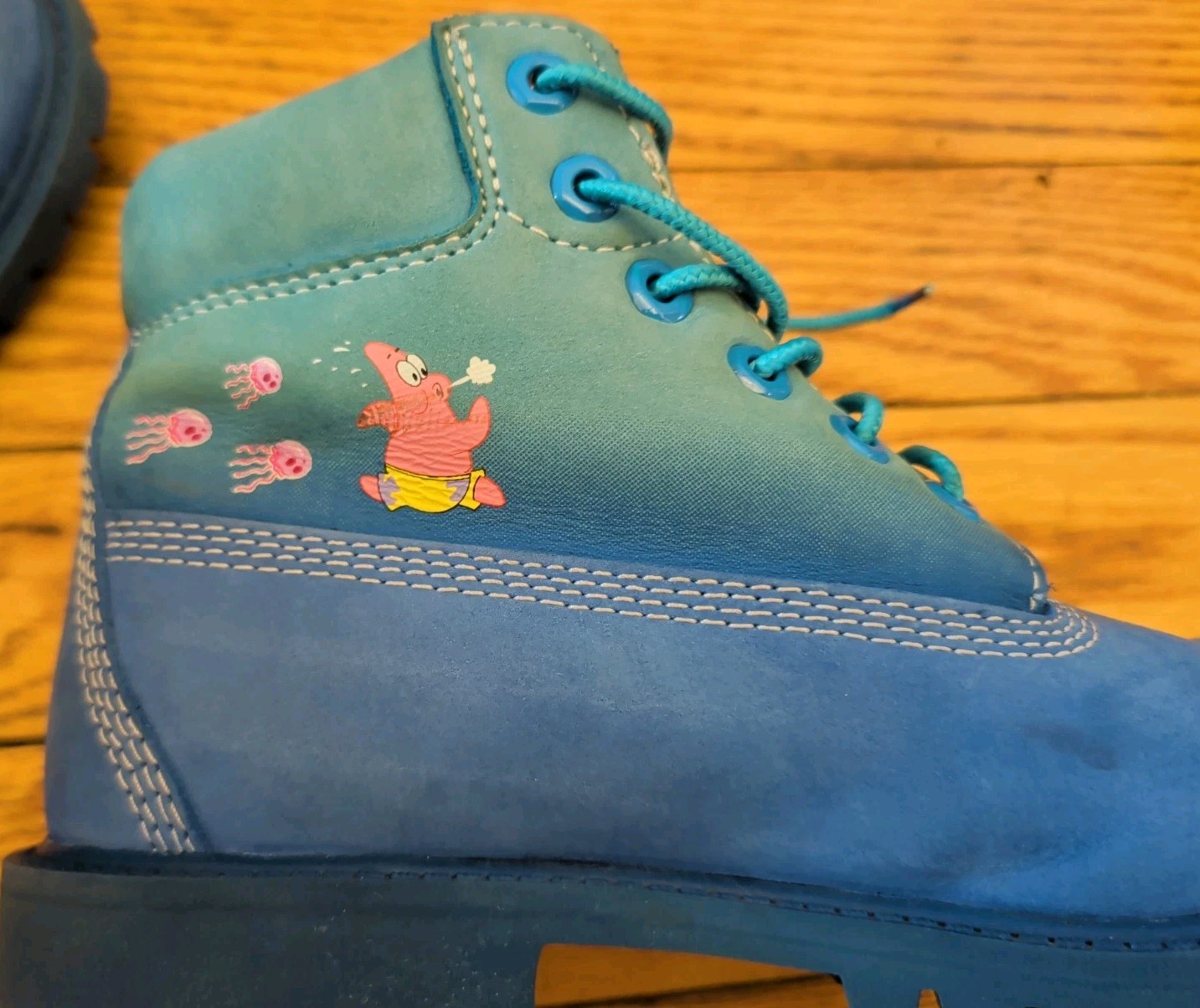 TIMBERLAND x SpongeBob 6 Inch Waterproof Nubuck Leather Boot size 2.5 Youth