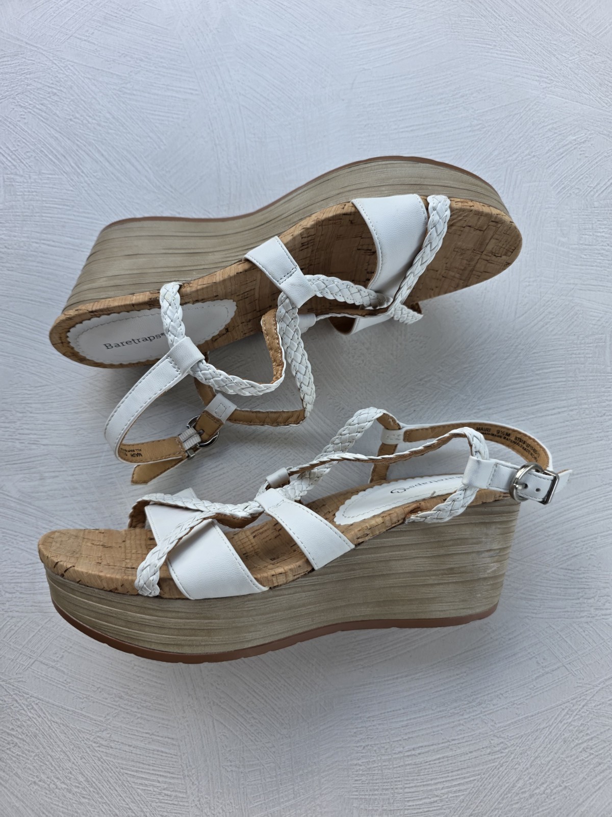 BareTraps White Mairi Wedge Sandals with Multi-Strap Size 9.5M Summer Boho