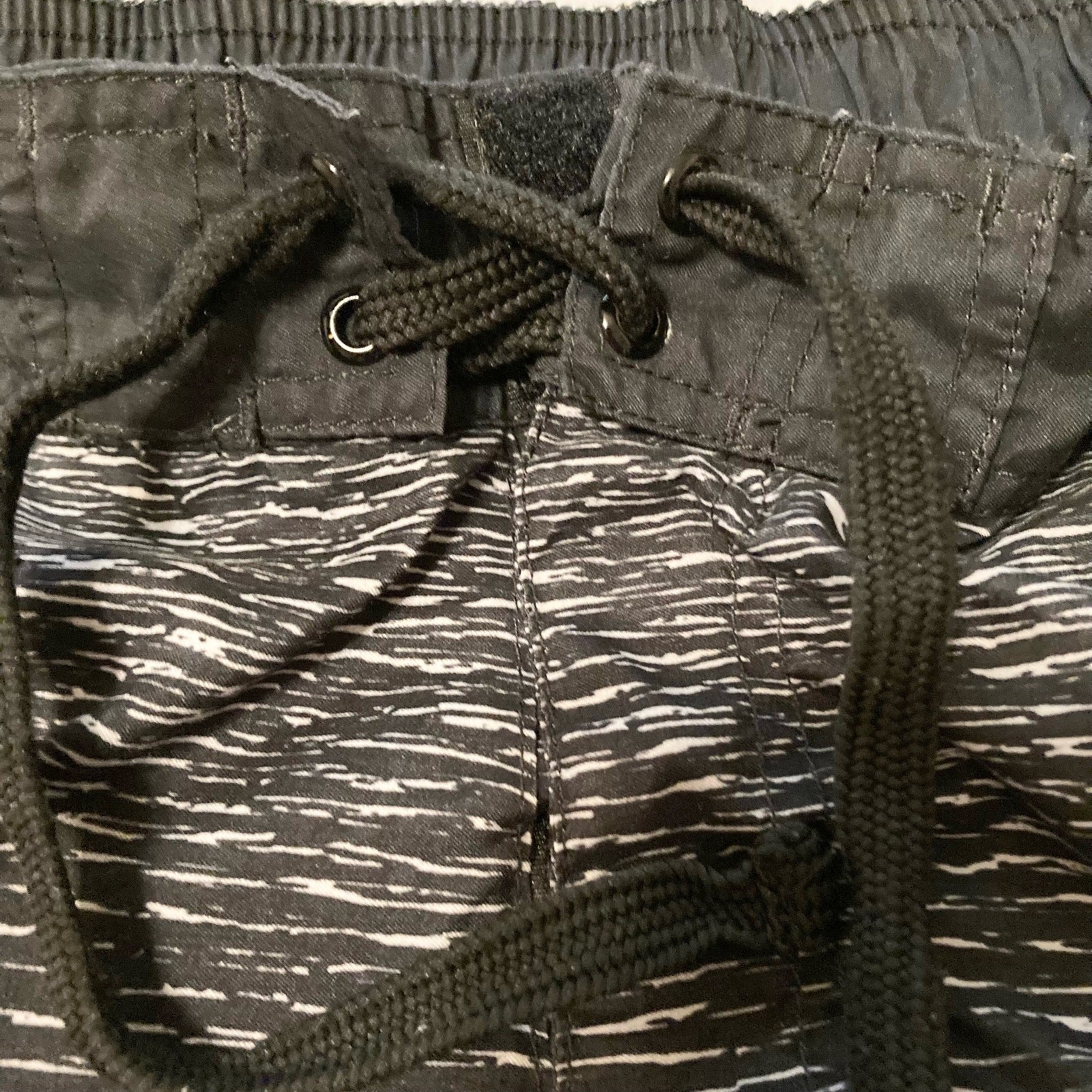 U.S. Apparel Swim Trunks Men Large Black Grayish White Stripe Drawstring Beachy