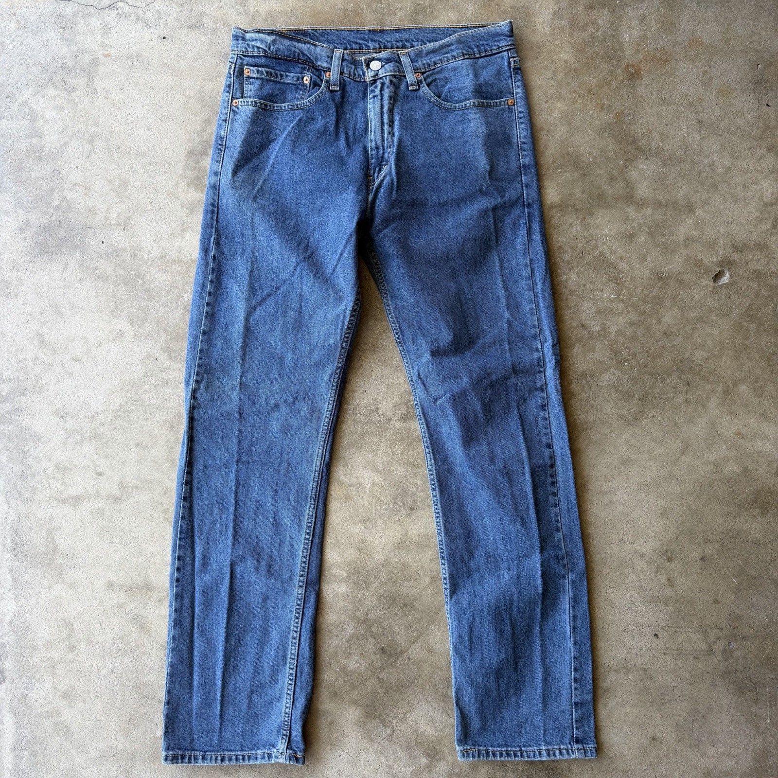 Levis 505 Regular Zipper Fly 34×32 Cotton Straight Medium Wash Denim Jeans