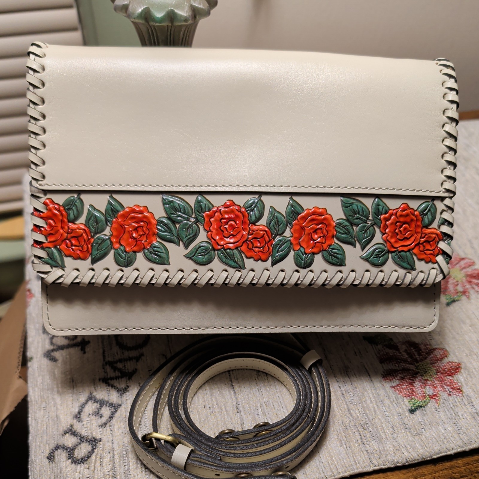 New!! Beautiful! Patricia Nash White Floral Crossbody Bag w/Detach Strap Read…