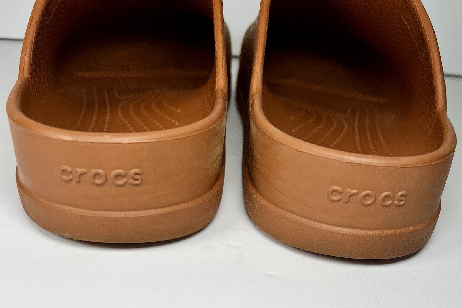 Crocs Dylan Clog Cognac Brown Mule Excellent Condition M 4 W 6 Shoes Slip On