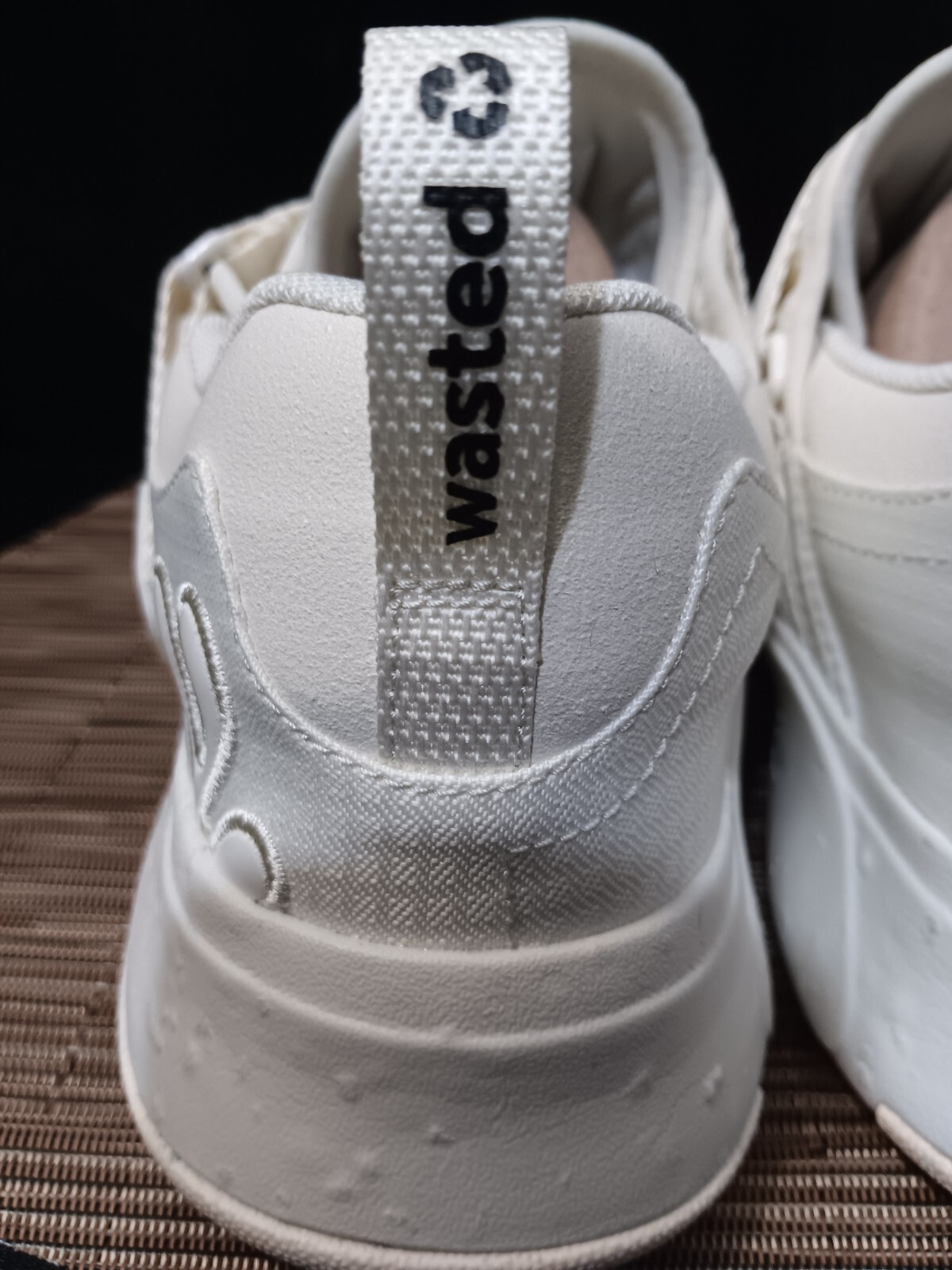 🍃 $140 Retail Super Comfy Men’s Walking Shoes Size 9 WITH BOX 🍂