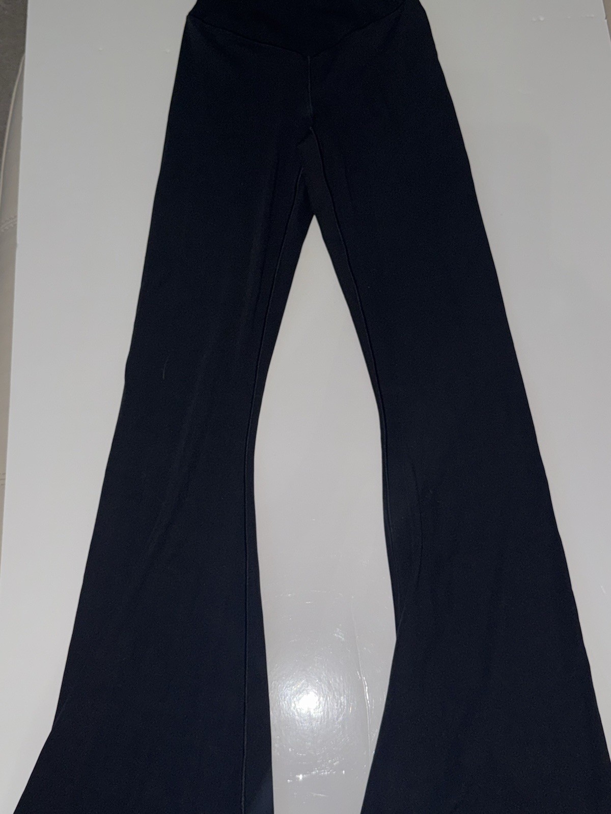 OFFLINE by Aerie Women’s Black Crossover High Rise Flare Leggings. Size XS