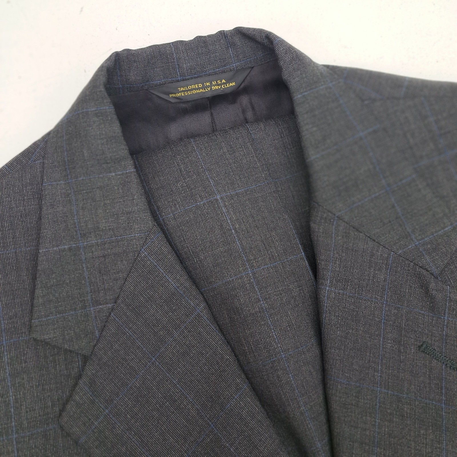 Tom James Mens 42R Gray Plaid 2 Piece Suit Corporate Image Pleated Pants 34×30