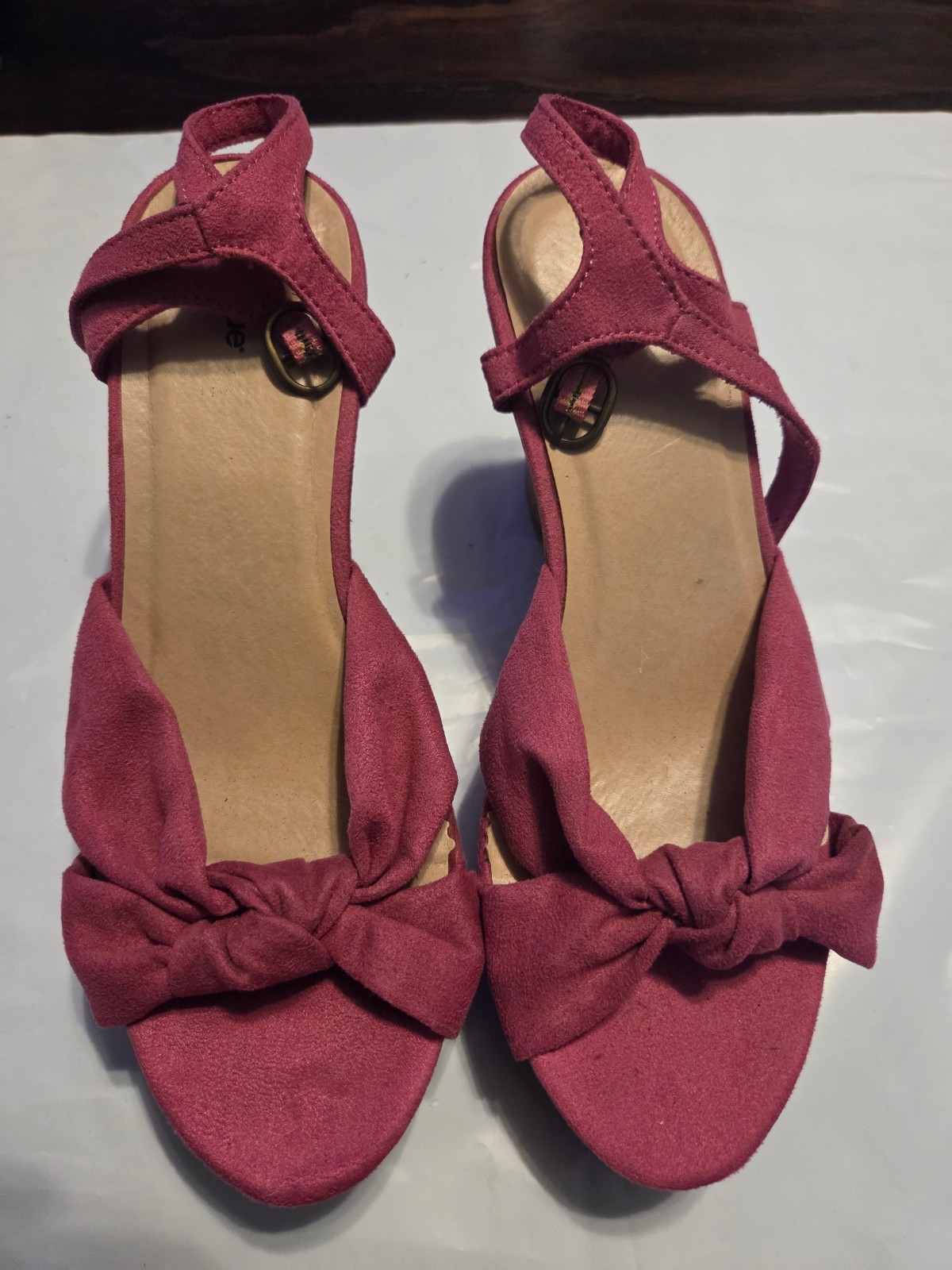 Harper Hot Pink Faux Suade type fabric cork platform chunk heel size 9W Used x1