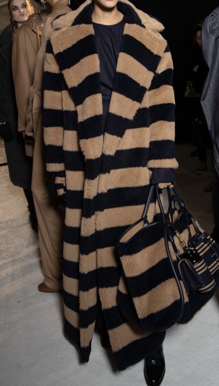 MAX MARA TEDDY BEAR COAT ALPACA/WOOL/SILK – SIZE IT36 -US2-EU32- INT.S/M- New !