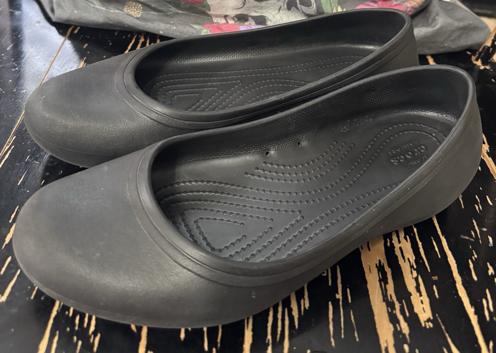 Crocs At Work Women’s Size 11 Wide Black Ballet Flats Slip On Comfort Shoes