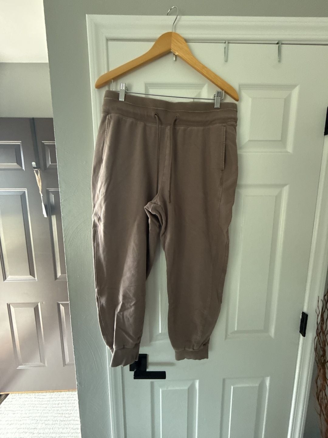 JoyLab Women’s High-Rise Seamed Jogger Sweatpants in Taupe