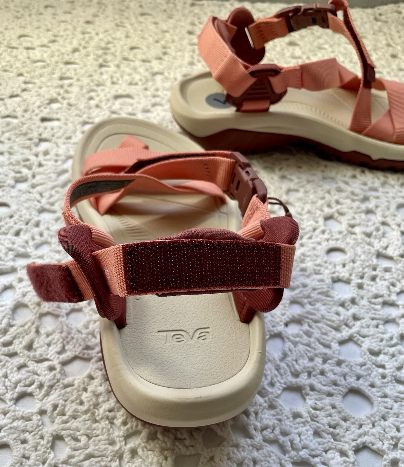 Teva Hurricane Terra Dactyl Coral Women’s Hiking Sandal Size 7