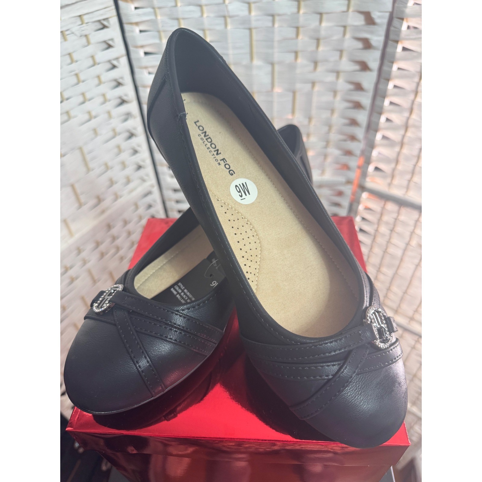 London Fog Wide Width Black Comfort Flats Rhinestone Accent Size 9W