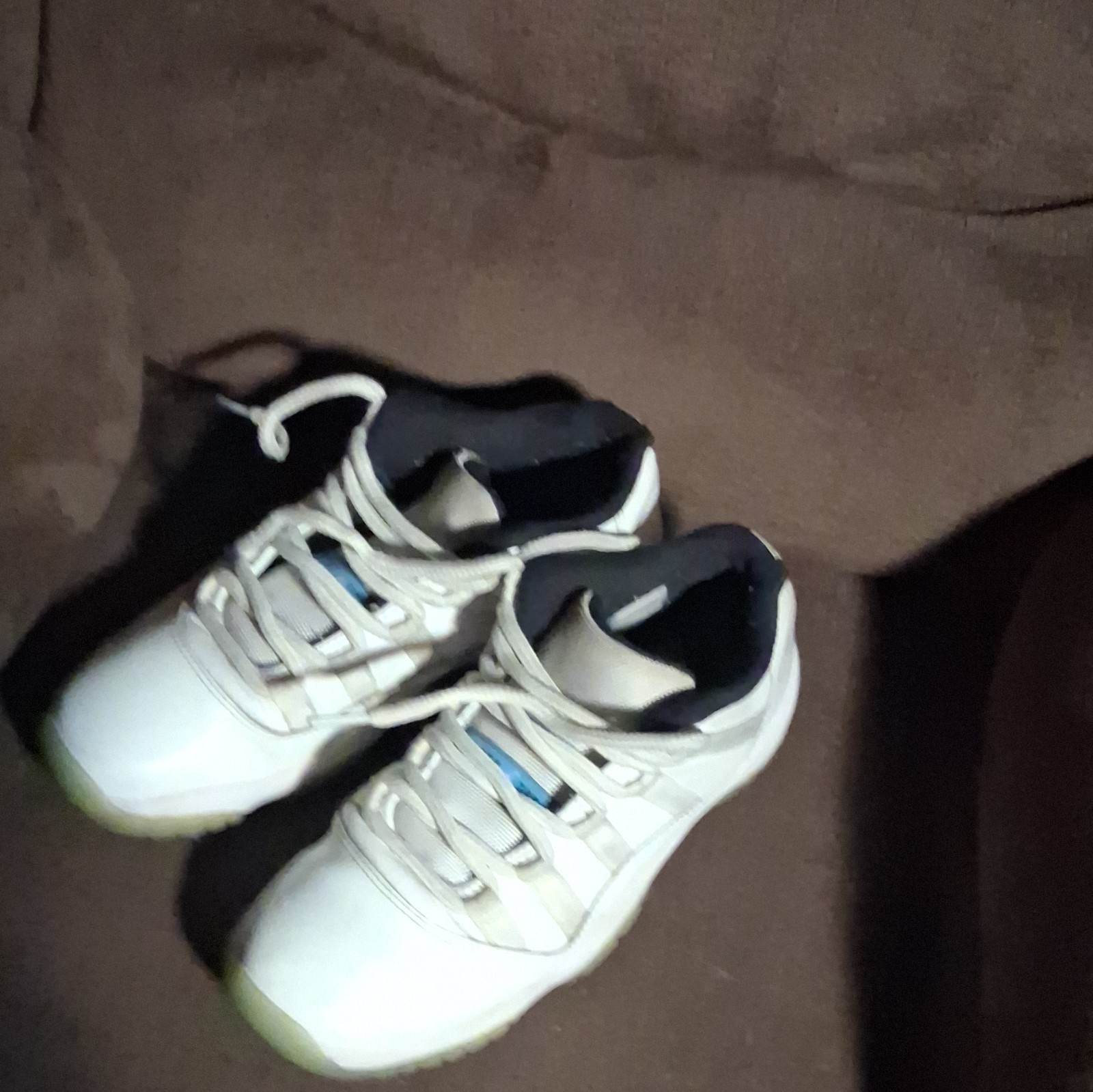 Jordan Air Jordan 11 Mid Top Men’s Lace-Up Basketball Sneakers White/Blue/Black