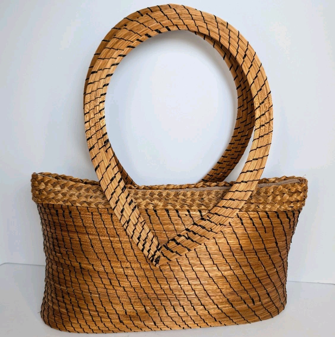 NATURAL STITCHED WEAVED HANDBAG PURSE BOUTIQUE Large Circular Handles Gold Tan