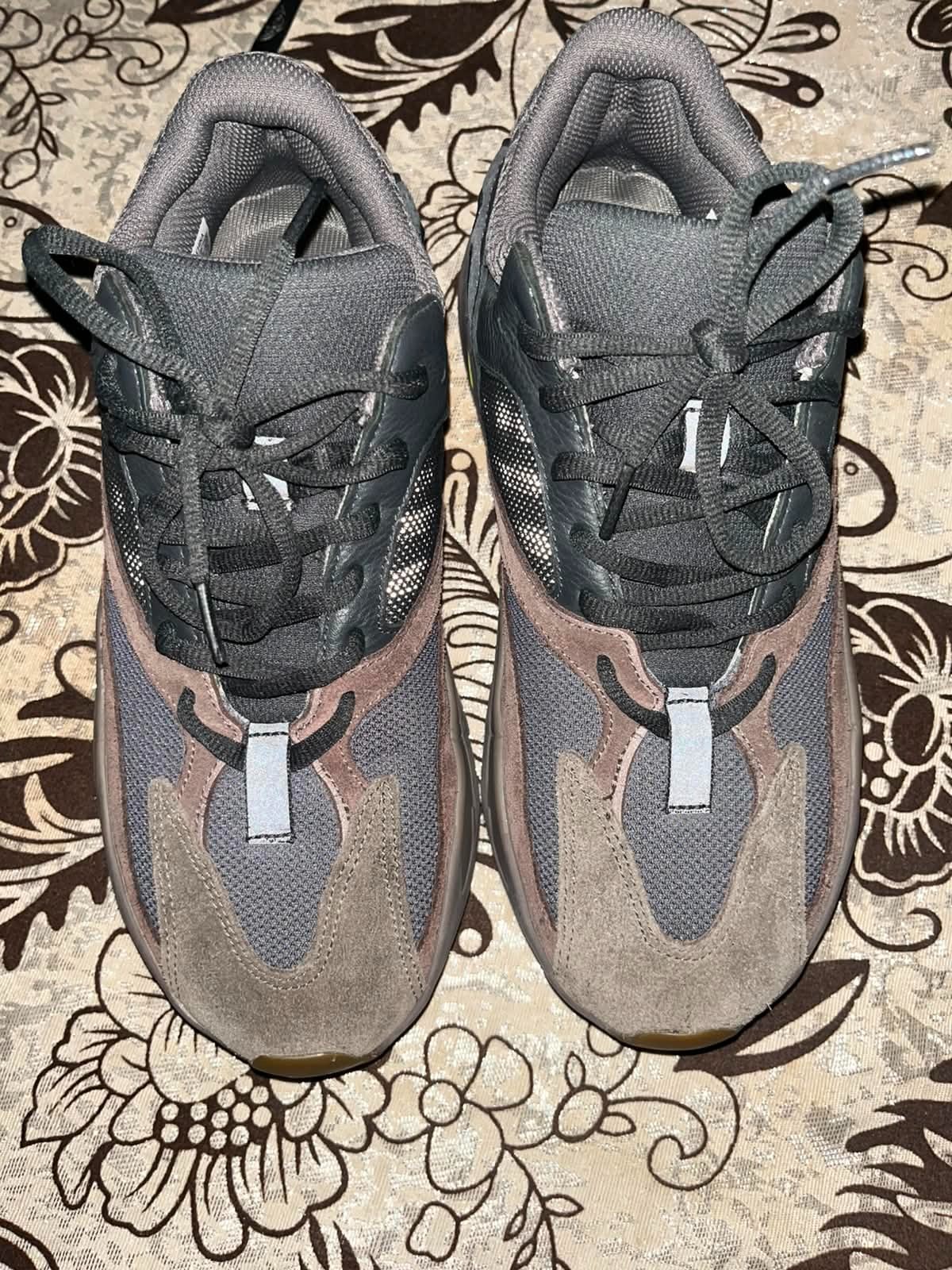 Adidas Yeezy Boost 700 V1 ‘Mauve’ EE9614 OG 2018 Pre-Owned Men’s US 9.5 NO BOX