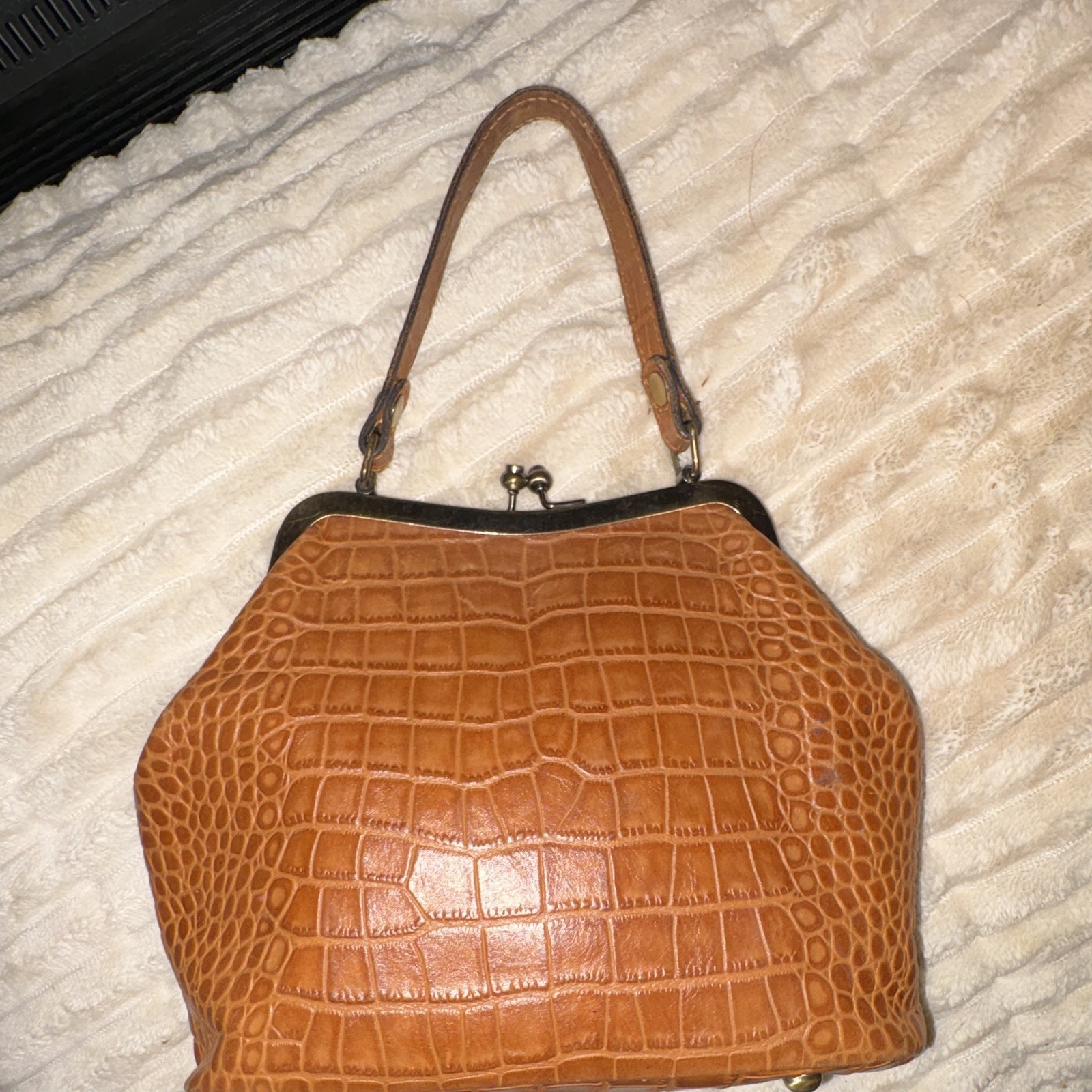Patricia Nash Kiss Lock golden brown crock handbag