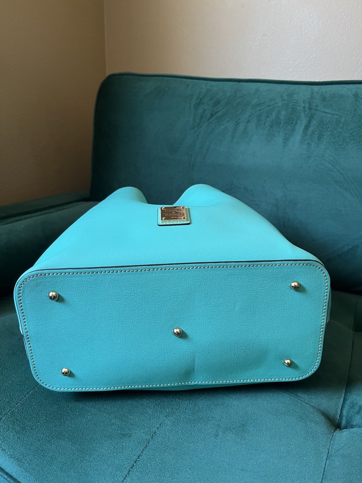 Dooney and Bourke Saffiano leather Barlow bag In Spearmint🎀