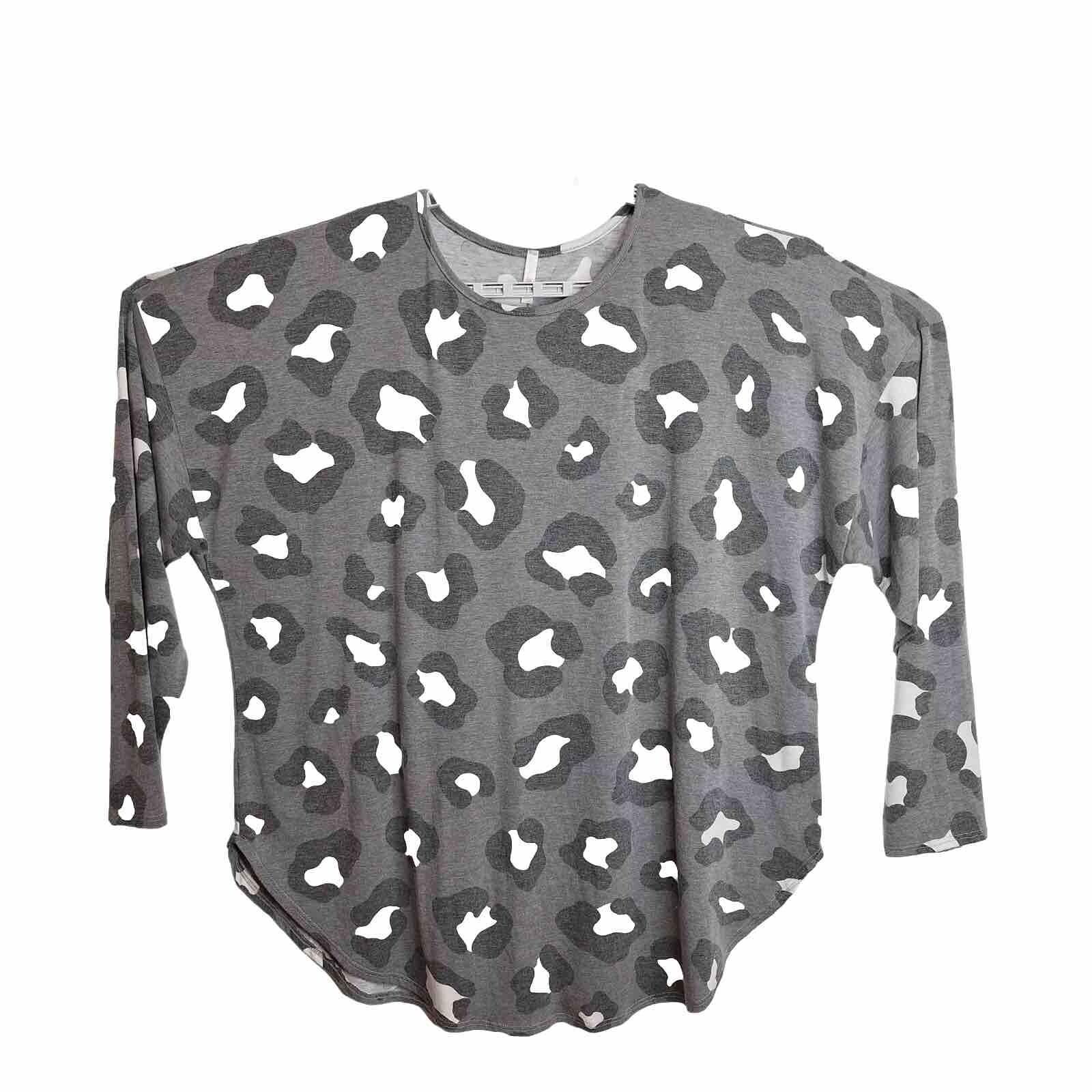 Unbranded Boutique Pullover Tunic Top Womens Size 5X-Large Gray Animal Print