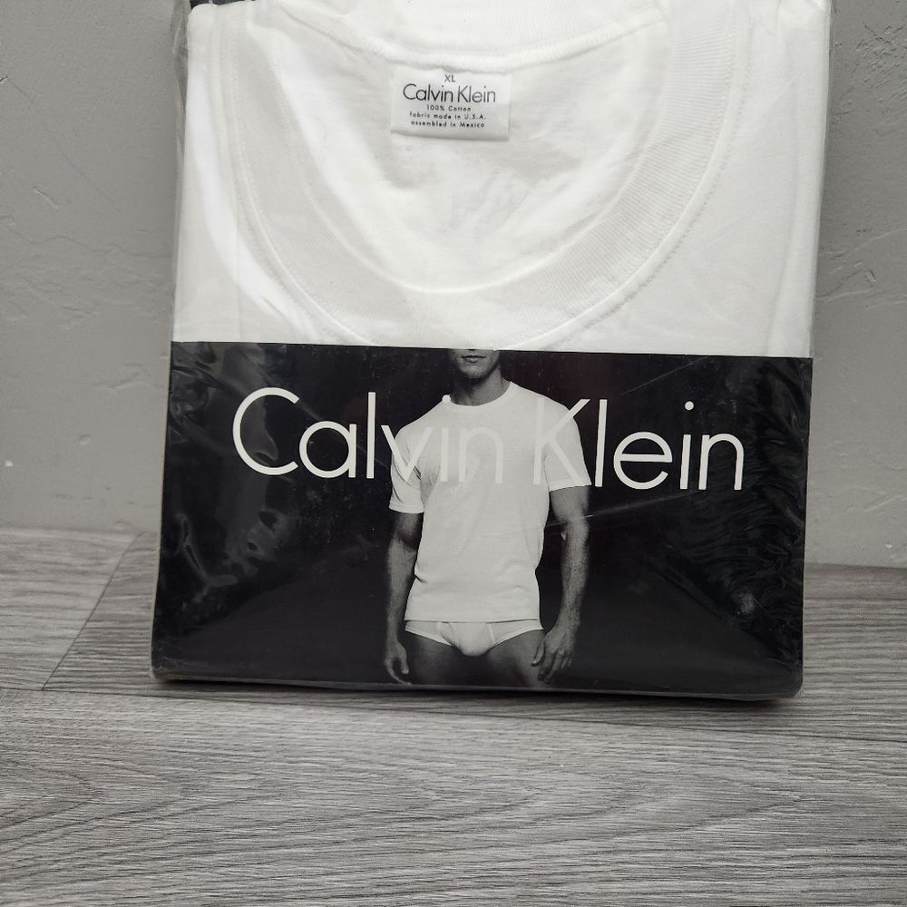 Vintage CALVIN KLEIN White Undershirts Size XL Crew Neck Classic Deadstock 90s