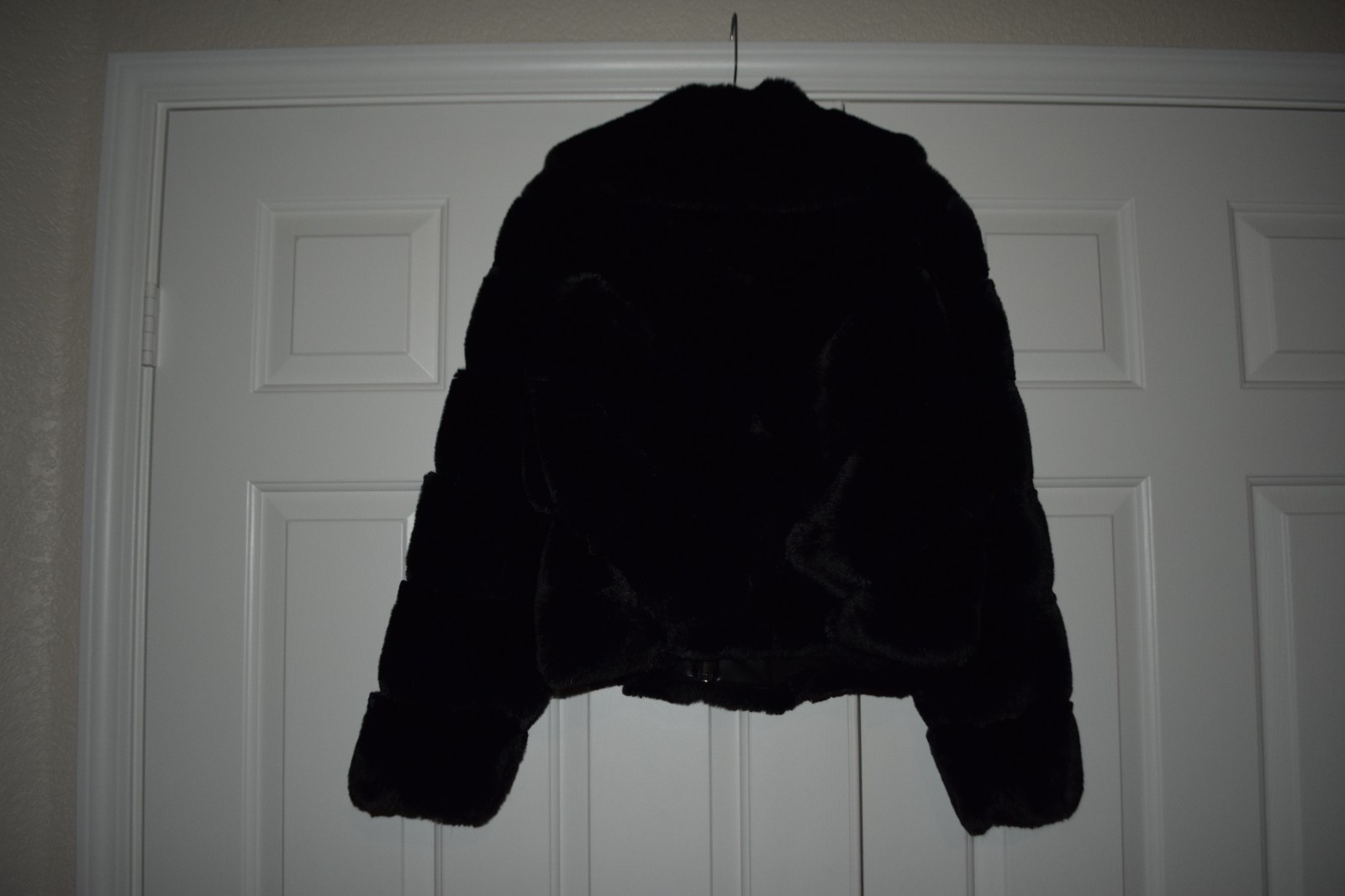 Sofia Jeans by Sophia Vergara Size M (8/10) Black Faux Fur Zipper Front Jacket