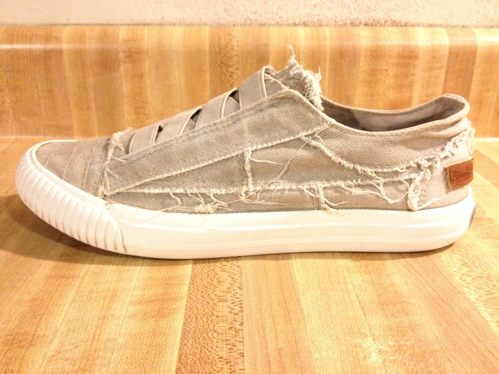 Blowfish Malibu Womens 8M Marley Tan Canvas Distressed Low Top Slip On Sneakers