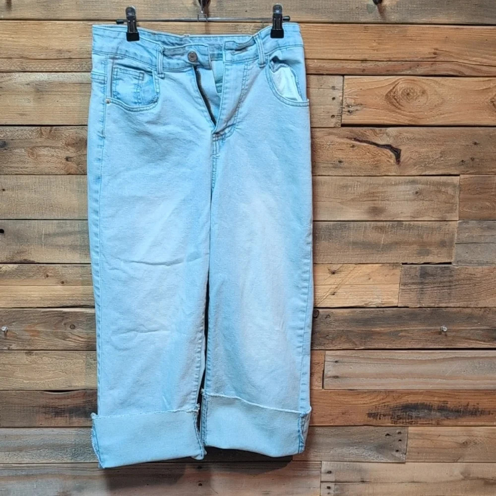 Cute Cheap Light Blue Cropped Denim Jeans
