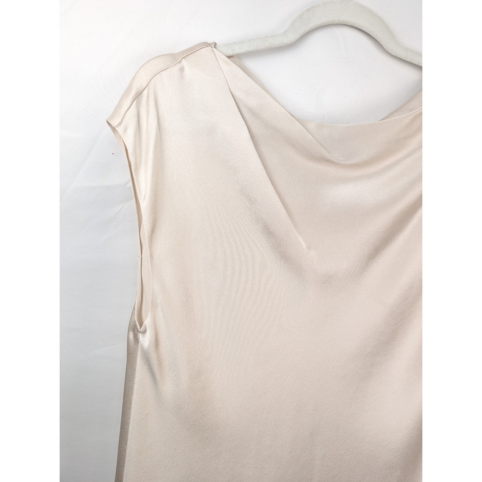 Vince 100% Silk Satin Cowl Neck Sleeveless Top Sz S Luxury Fairy Modern Coquette