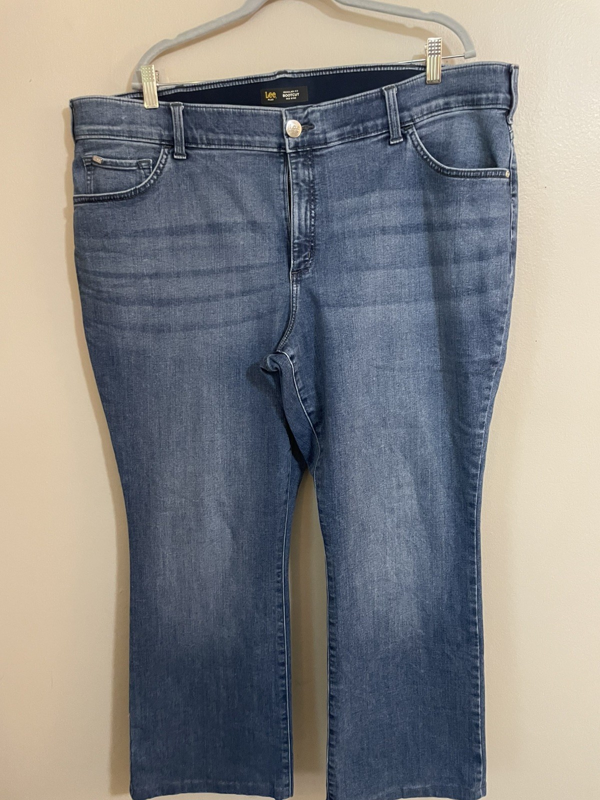 Lee Women’s Regular Cut Bootcut Mid-Rise Flex Motion Dark Wash Jeans Plus Size