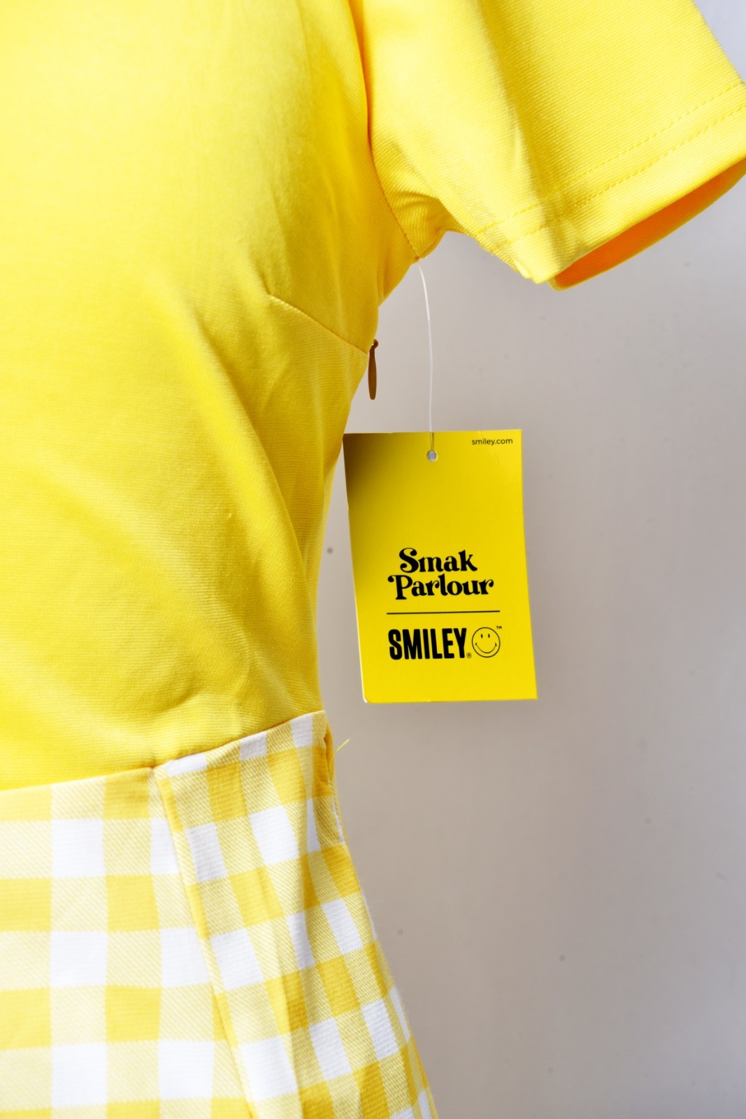 SMAK PARLOUR SMILEY YELLOW & PINK MINI MOD SHIFT DRESS – SZ S, M, L – NEW