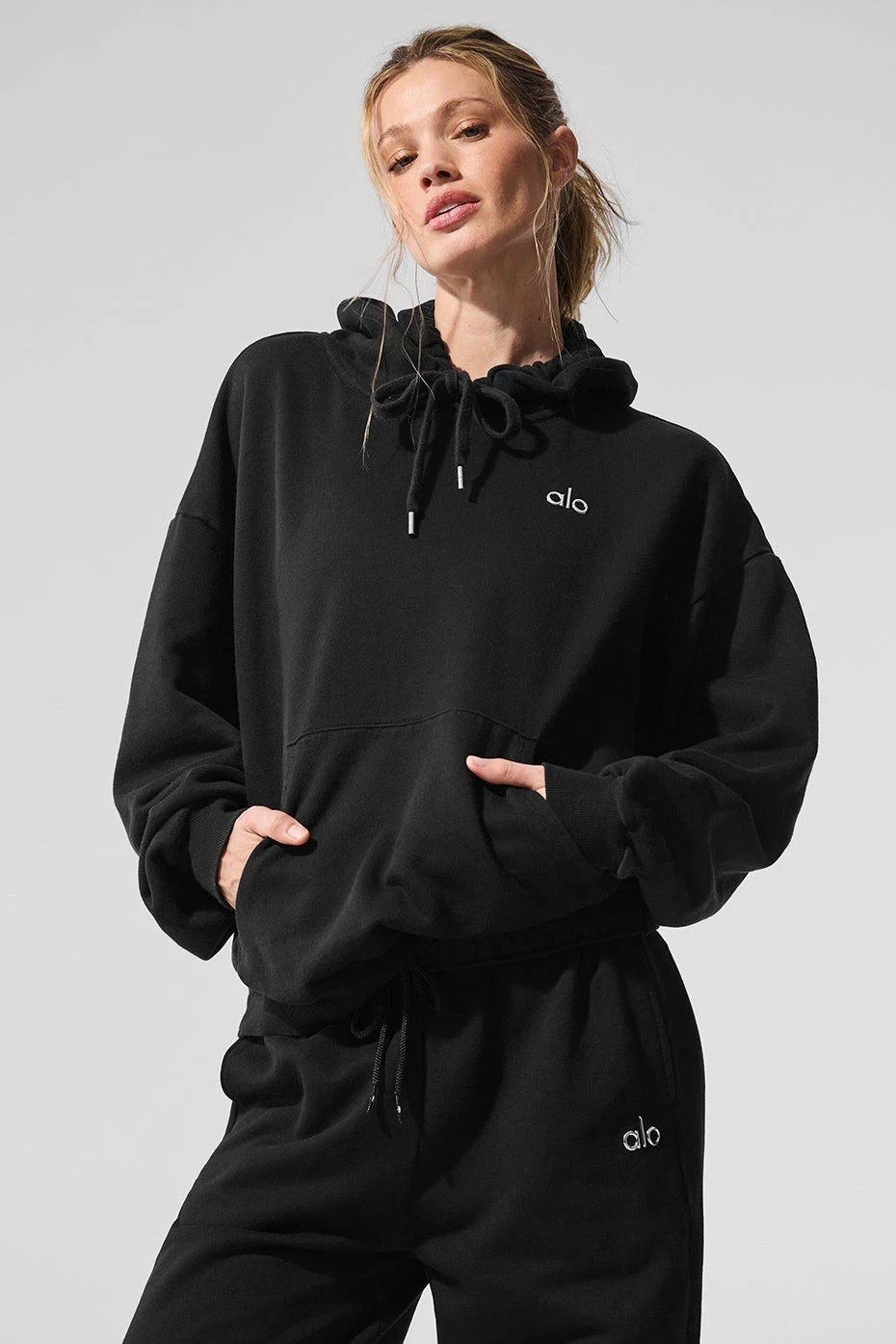 AIo Yoga Black Accolade Hoodie in Size Small