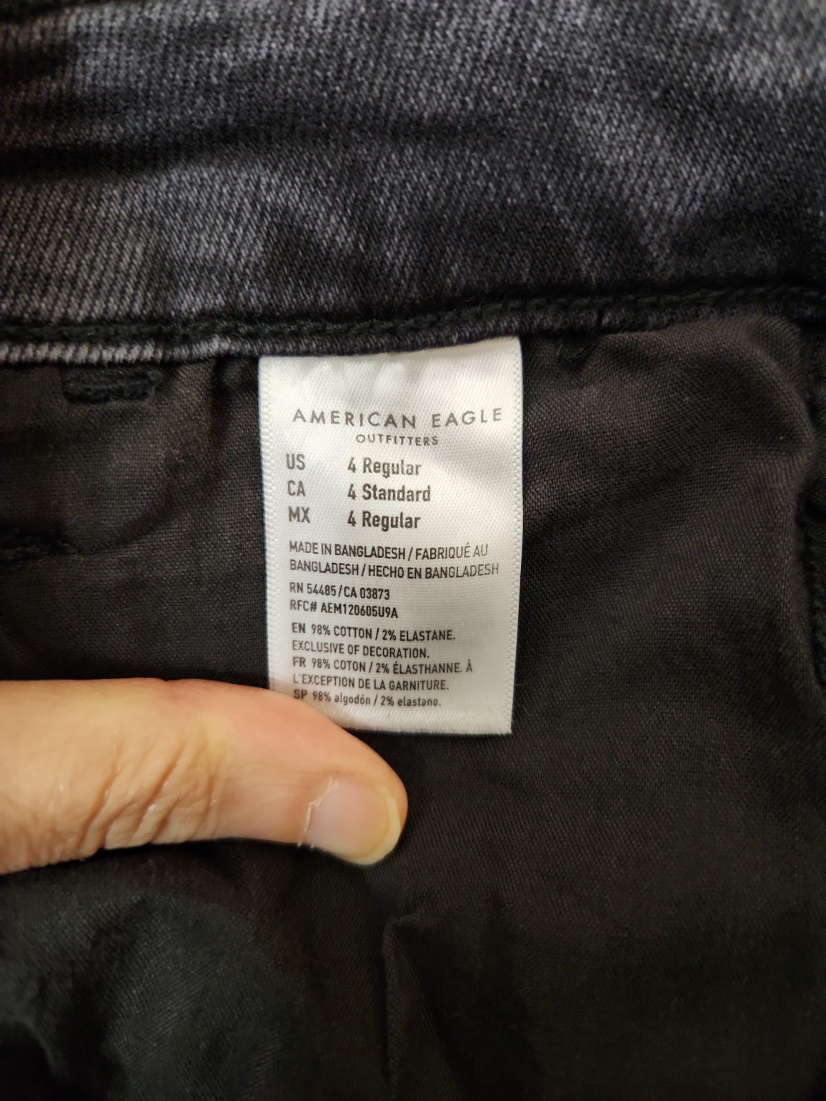 American Eagle Super Stretch Jegging Jeans Womens 4 Black Wash Raw Hem NWOT