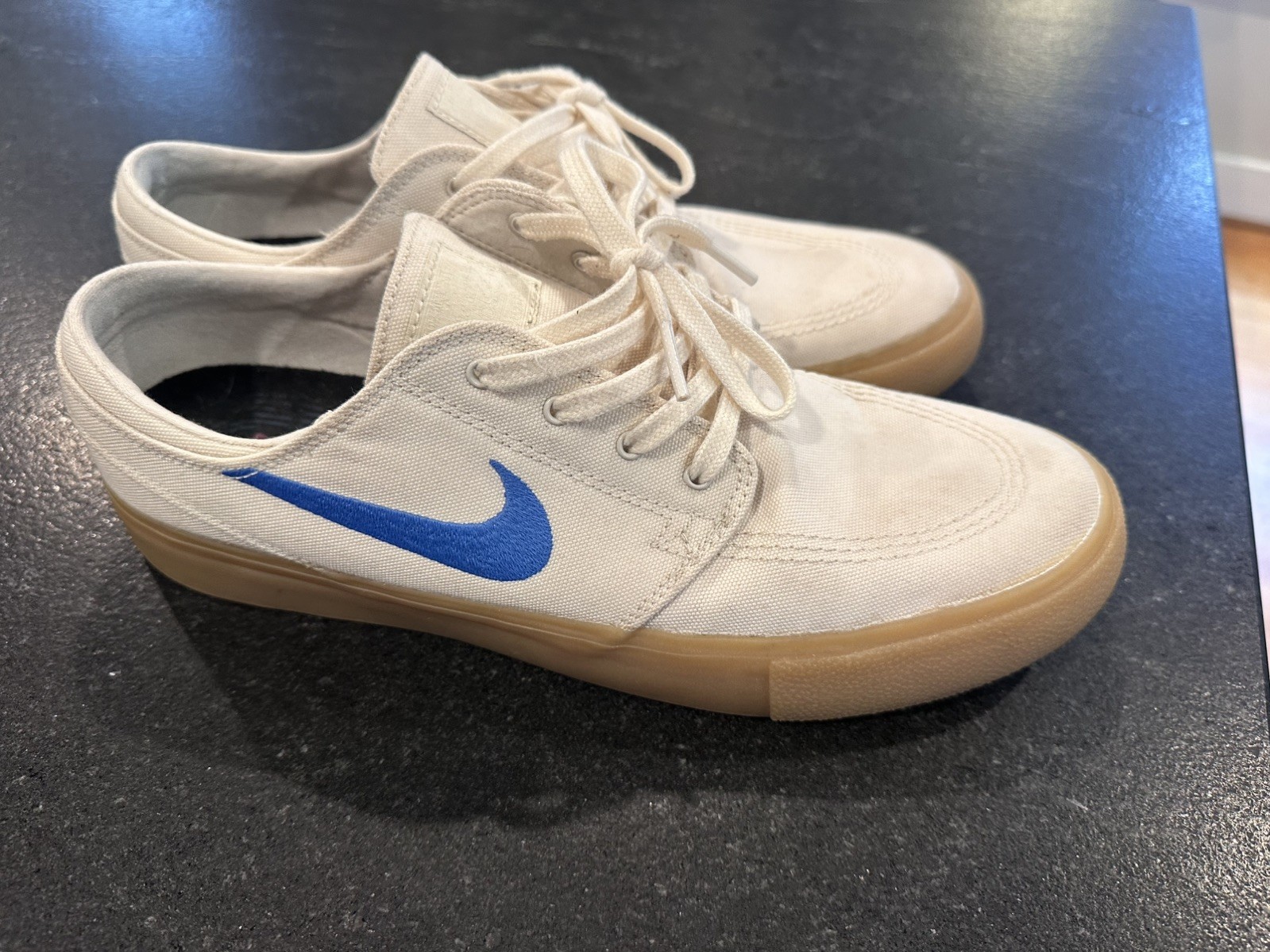 NIKE ZOOM JANOSKI SB – USED SIZE 9.5 – PALE IVORY PACIFIC BLUE