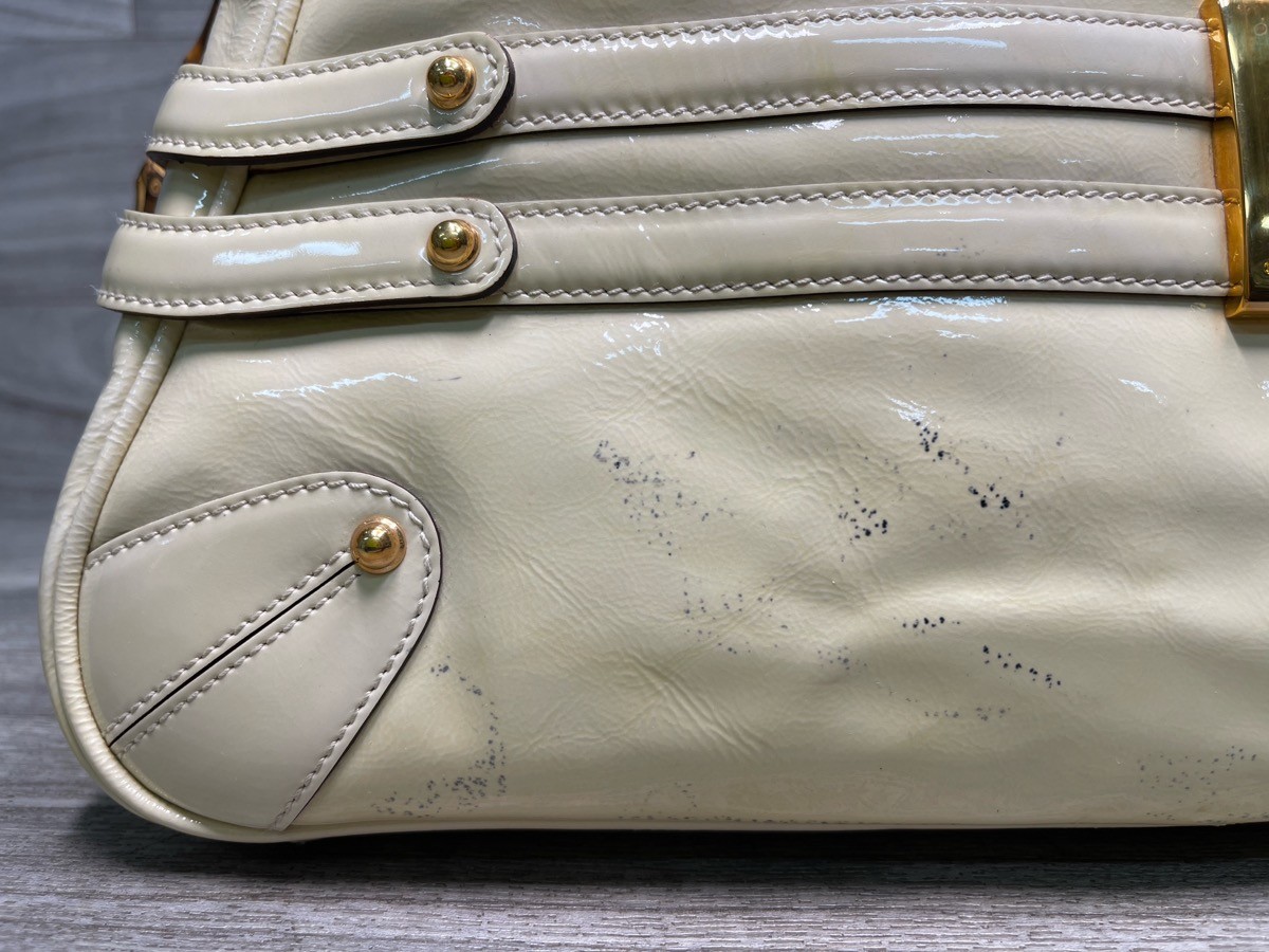 Gucci White Patent Leather Horsebit Shoulder Bag – Authentic (I-12543)