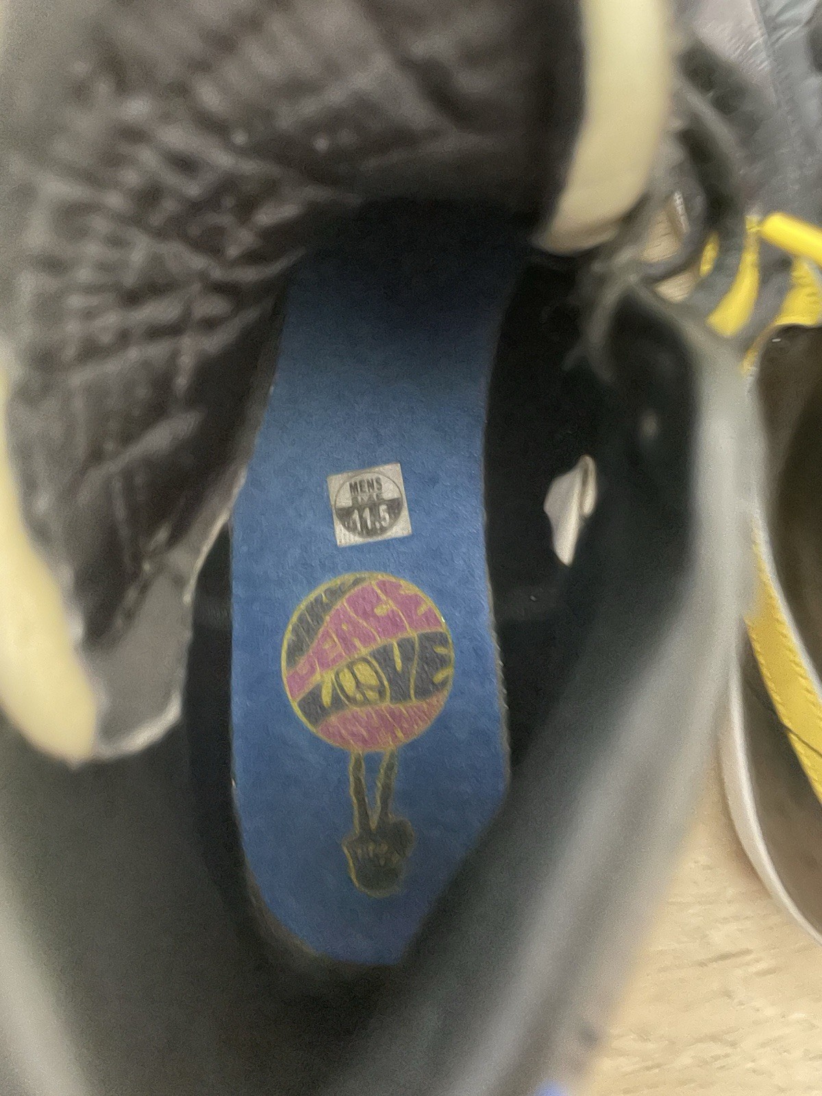 Nike Blazer size 11.5 Mid ’77 “Peace, Love & Basketball” DC1414-001 Preowned