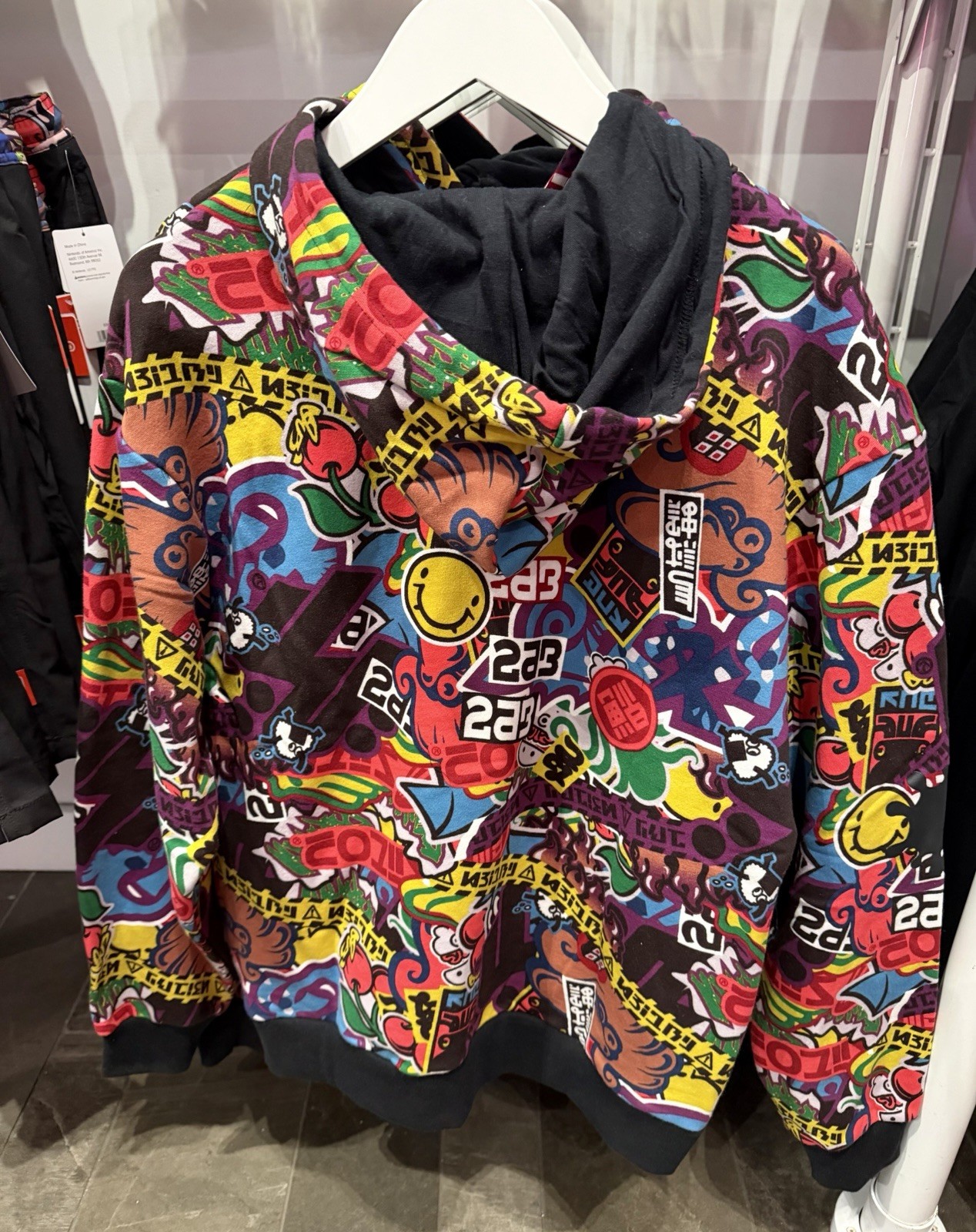 Nintendo New York Exclusive Splatoon Crossing Graffiti Hoodie NWT Paint Splat